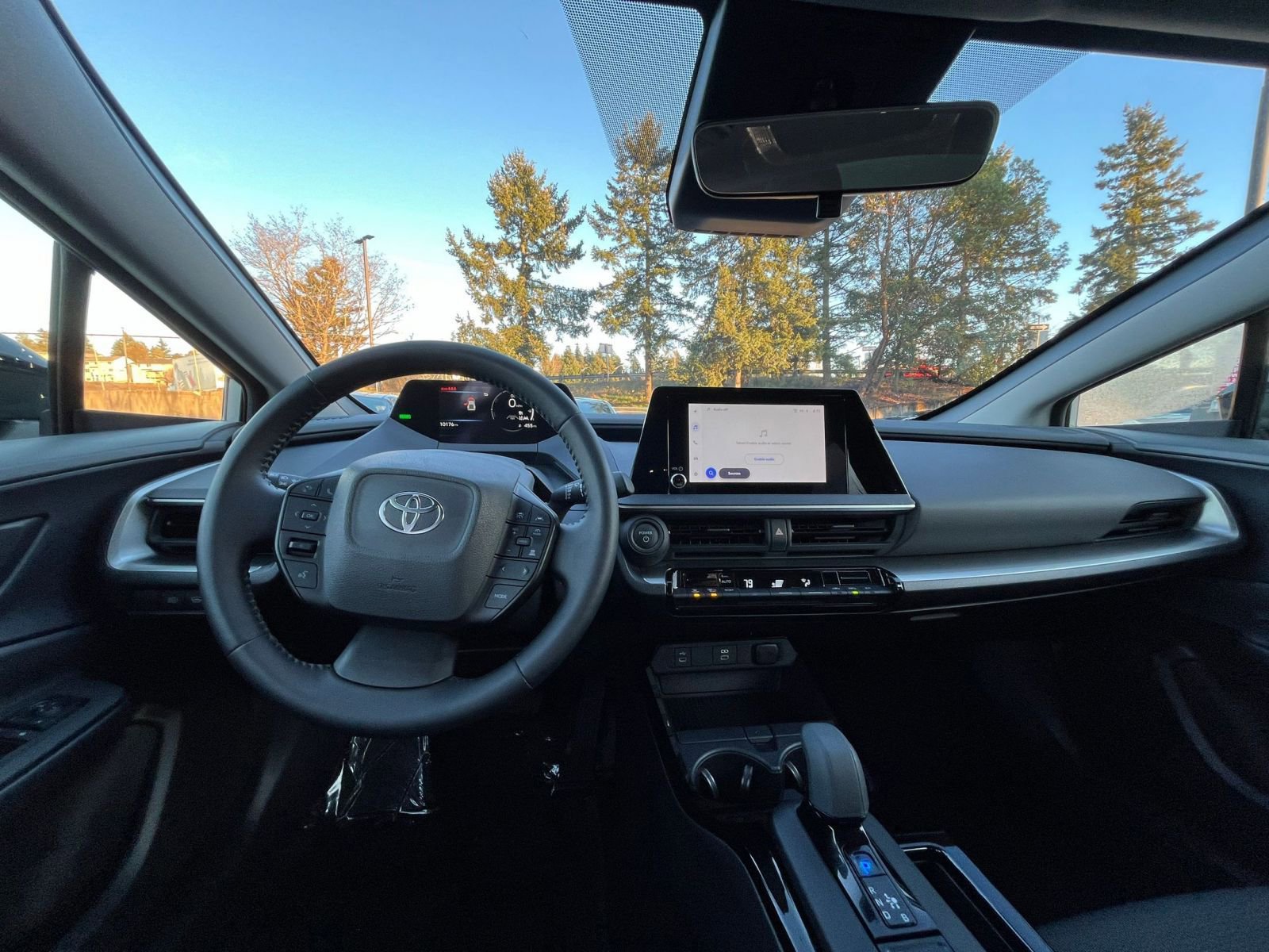 Thumbnail: 2025 Toyota Prius - 33