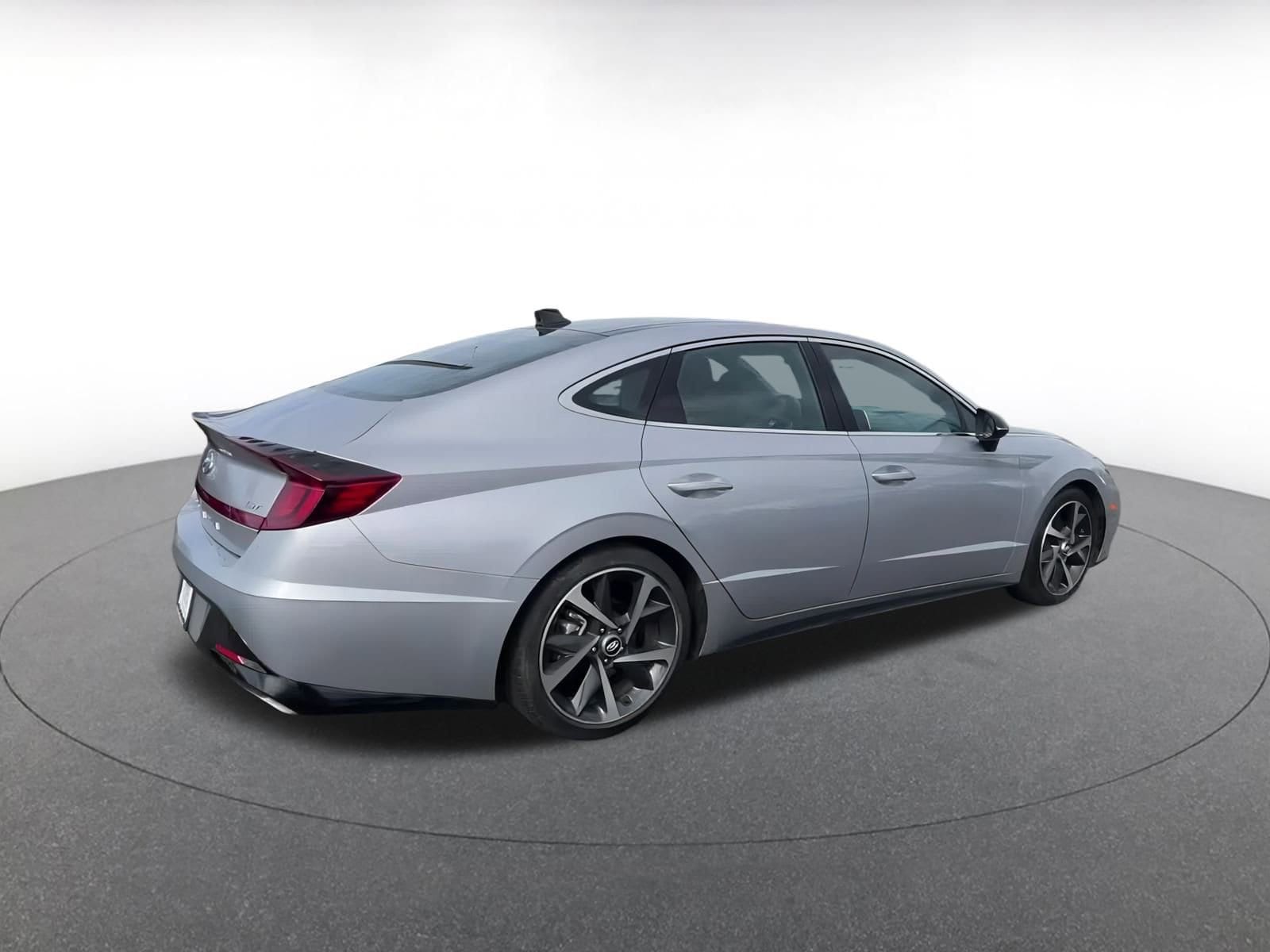 Thumbnail: 2023 Hyundai Sonata - 15