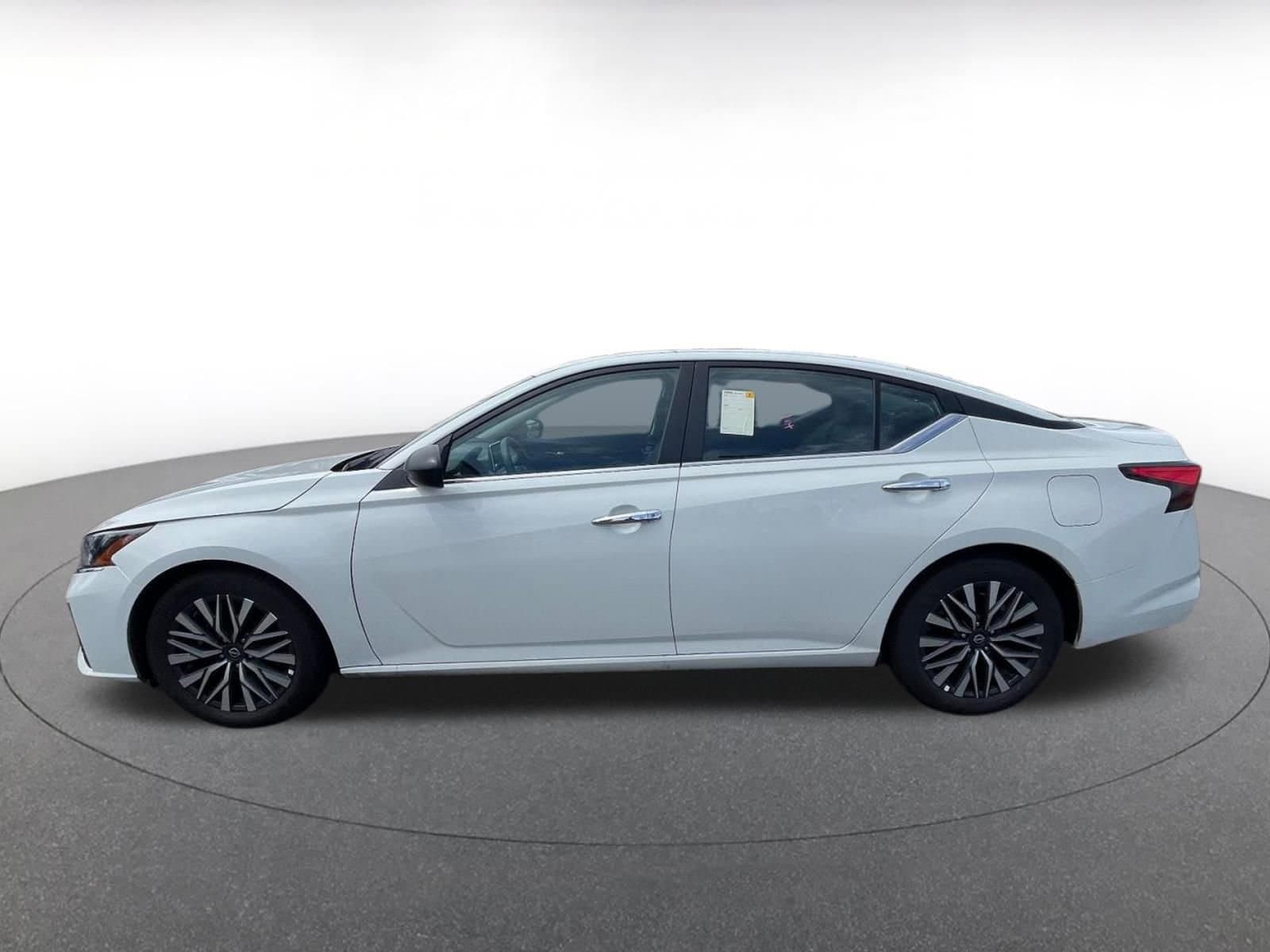Thumbnail: 2025 Nissan Altima - 4