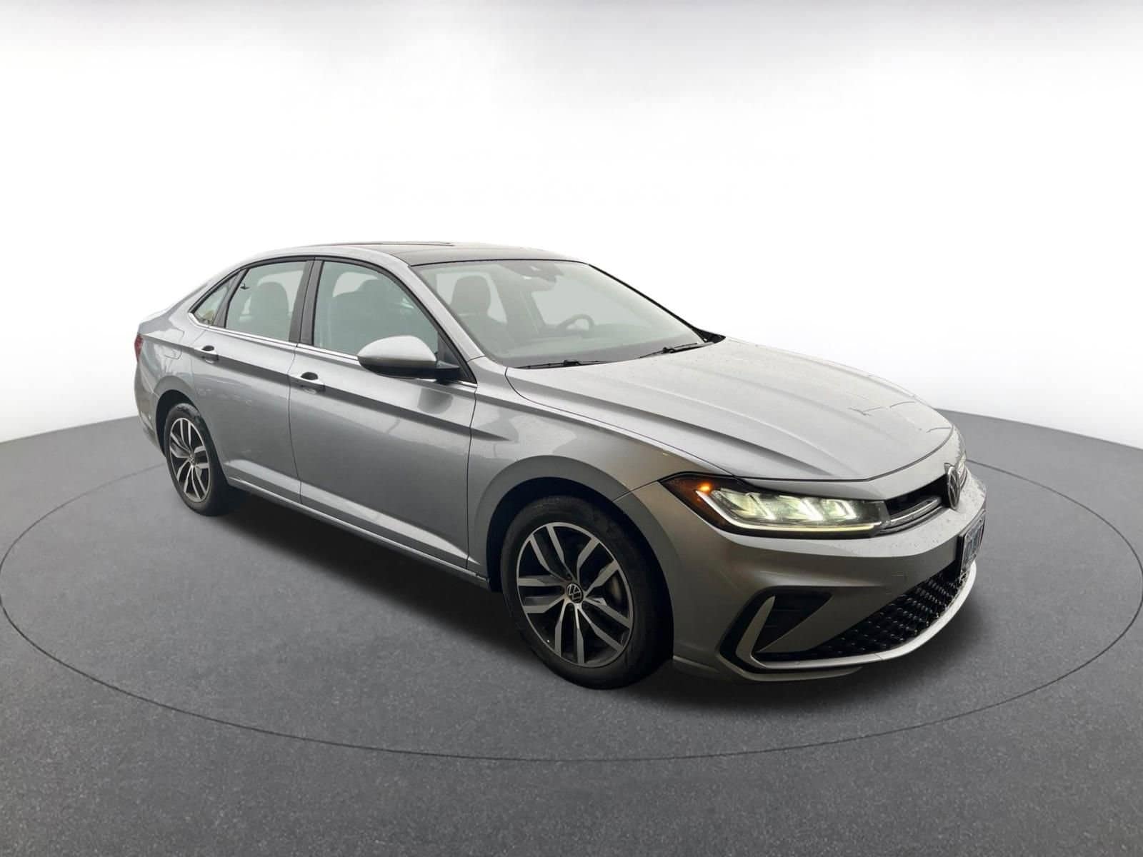 Thumbnail: 2025 Volkswagen Jetta - 1