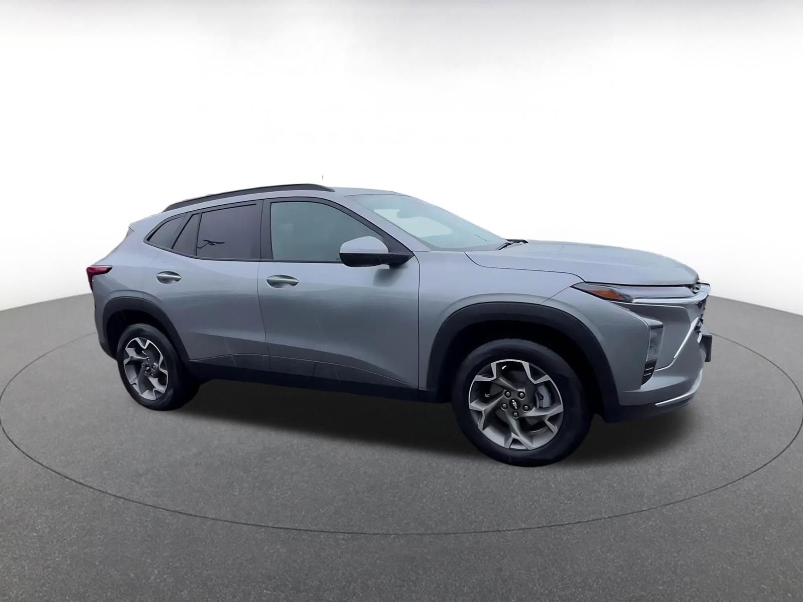 Thumbnail: 2025 Chevrolet Trax - 2