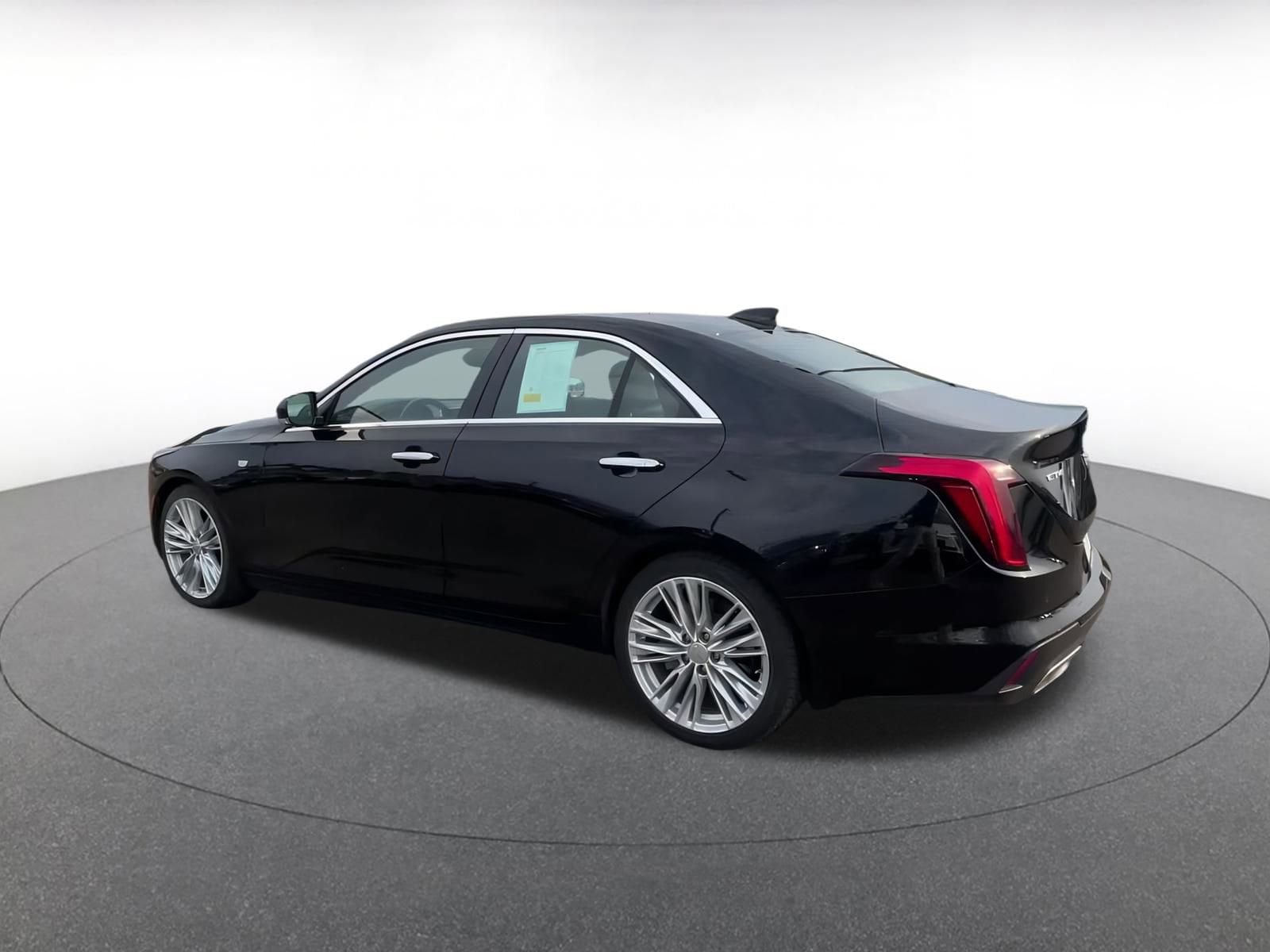 Thumbnail: 2023 Cadillac CT4 - 10
