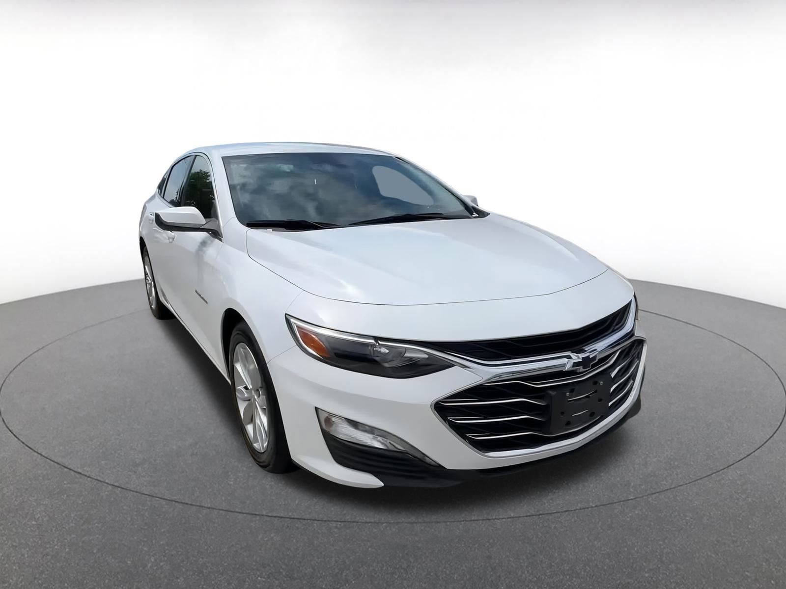 Thumbnail: 2023 Chevrolet Malibu - 3