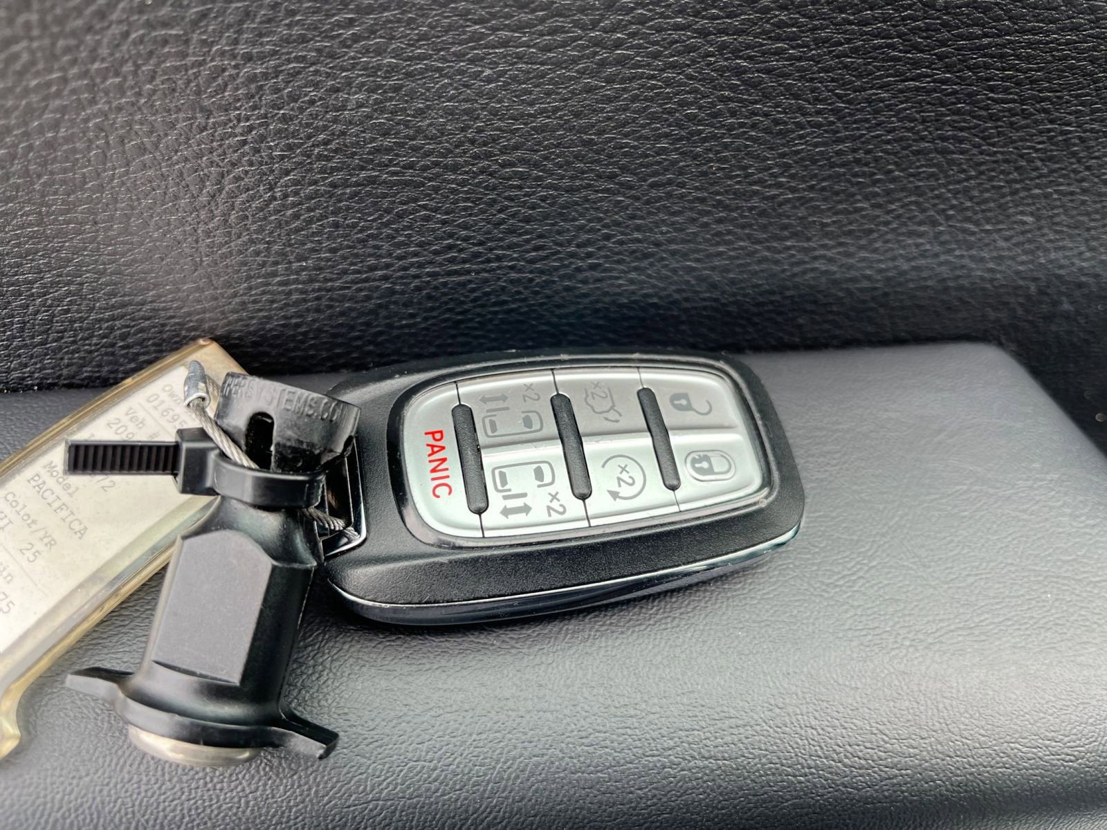 Thumbnail: 2025 Chrysler Pacifica - 21