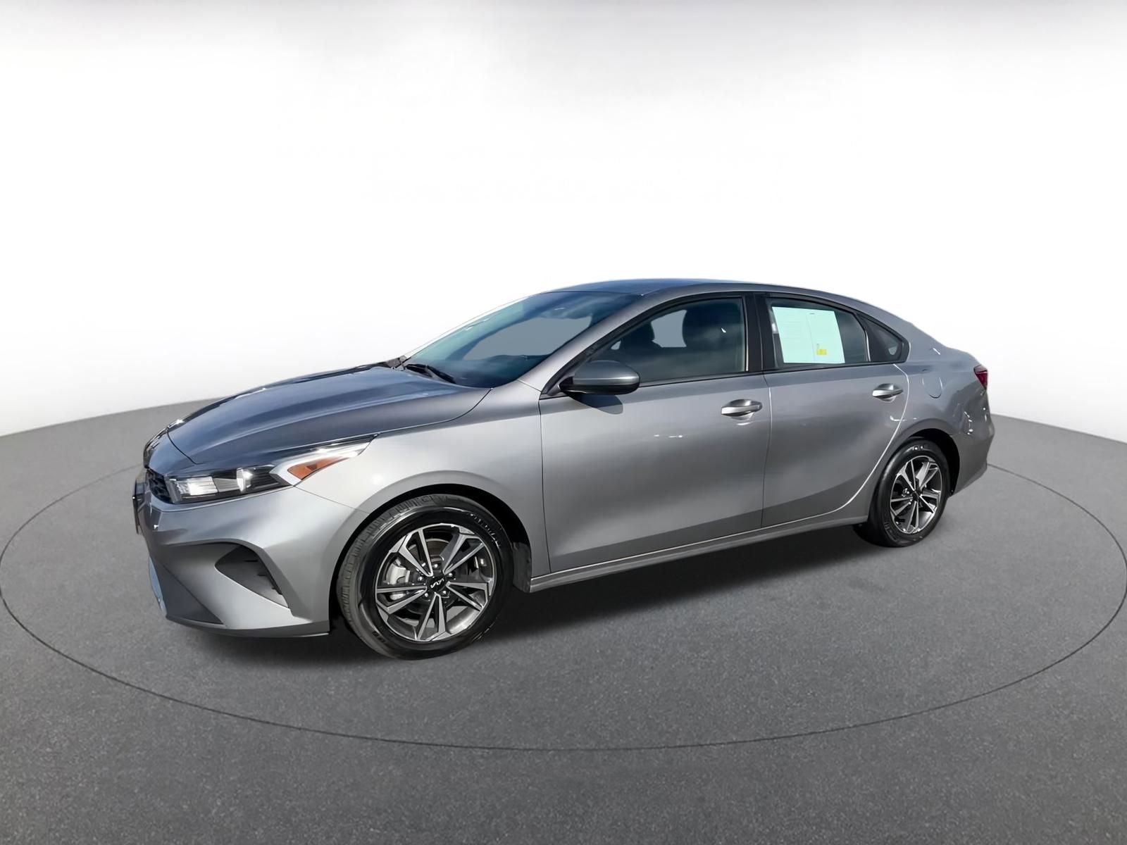 Thumbnail: 2024 Kia Forte - 8
