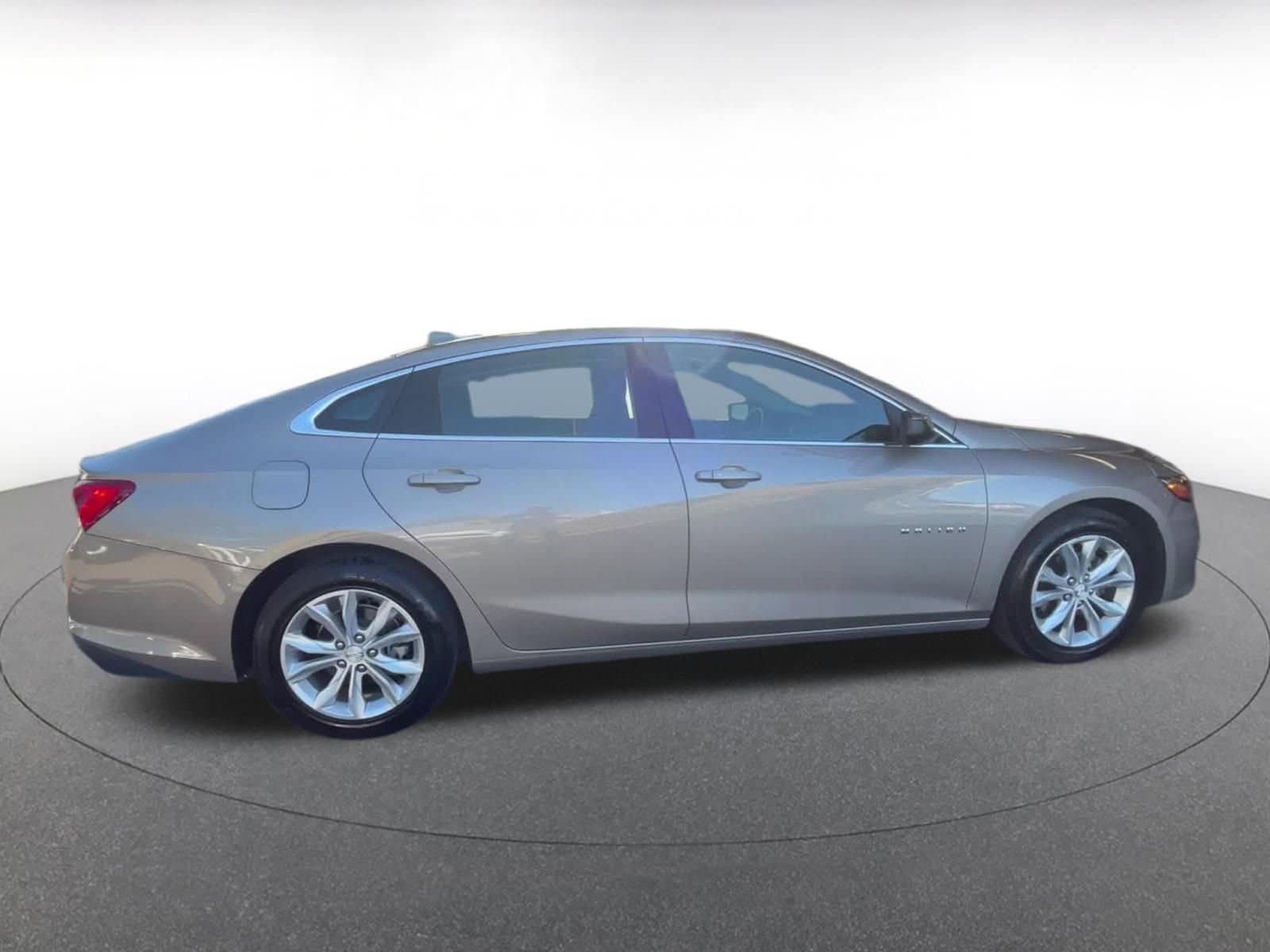 Thumbnail: 2023 Chevrolet Malibu - 16