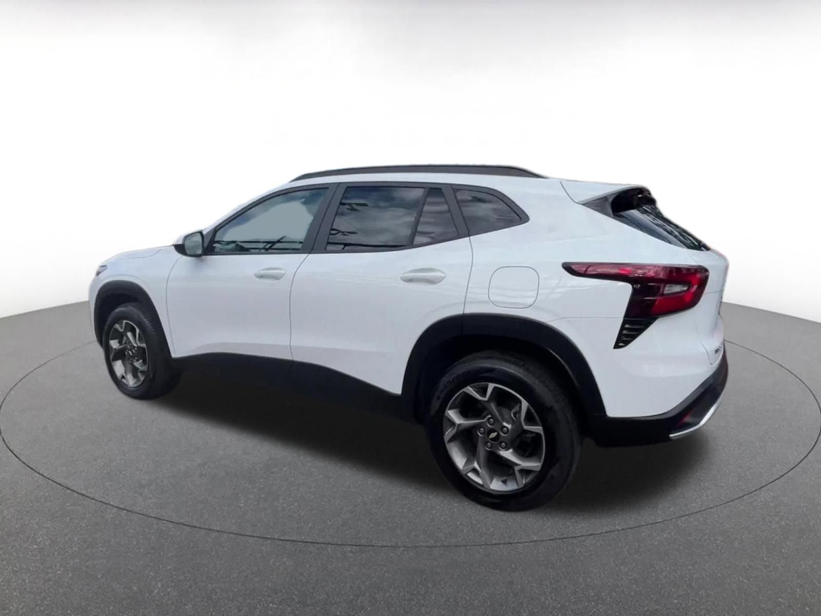 Thumbnail: 2025 Chevrolet Trax - 10