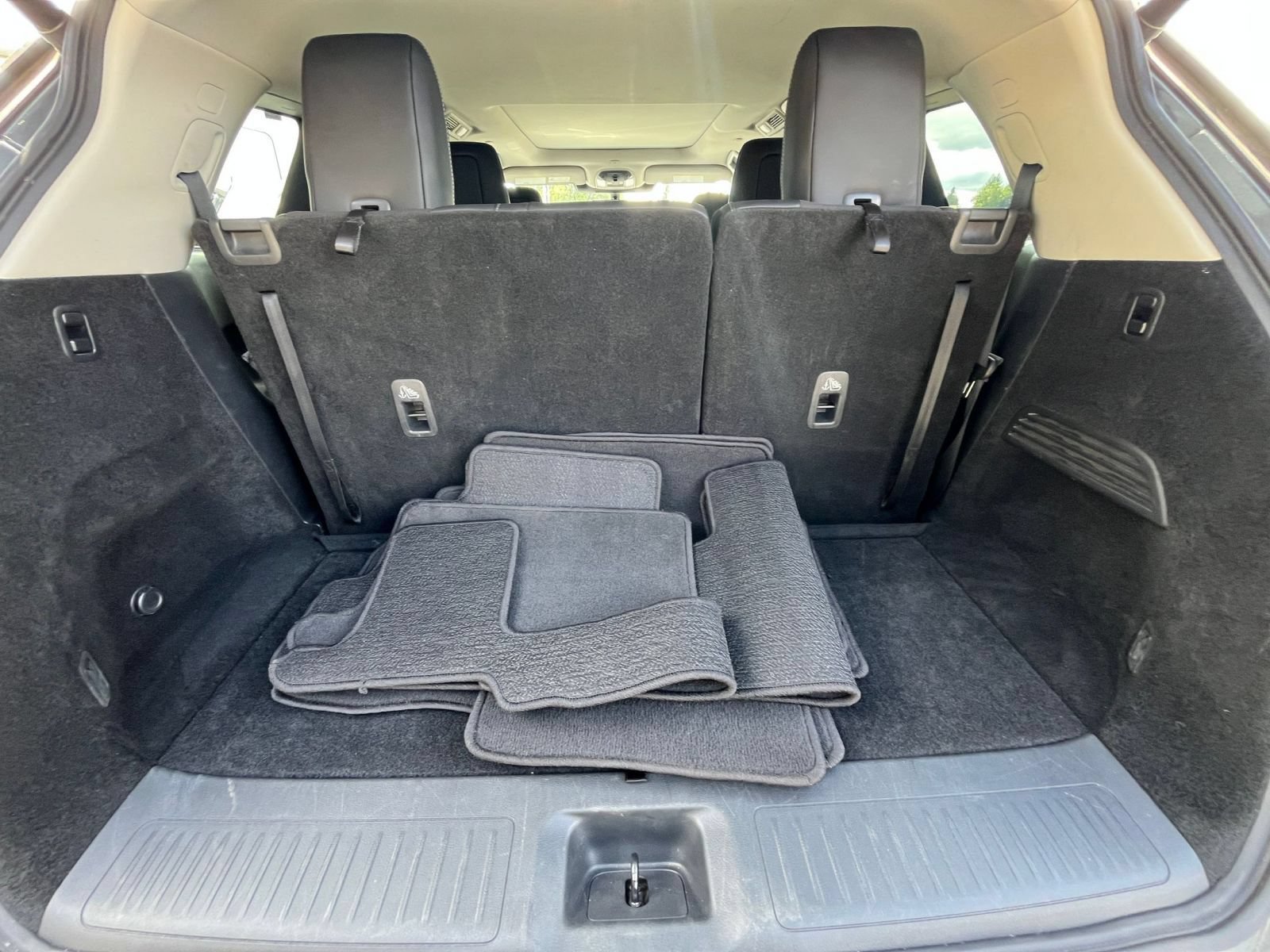 Thumbnail: 2026 INFINITI QX60 - 35