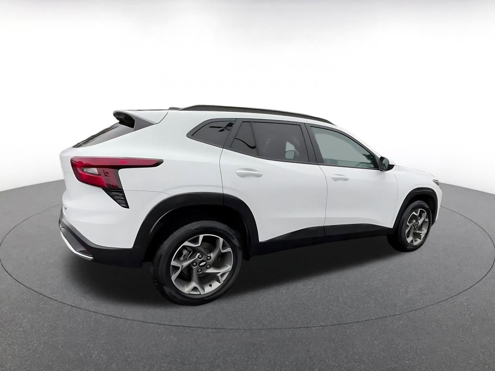 Thumbnail: 2025 Chevrolet Trax - 15