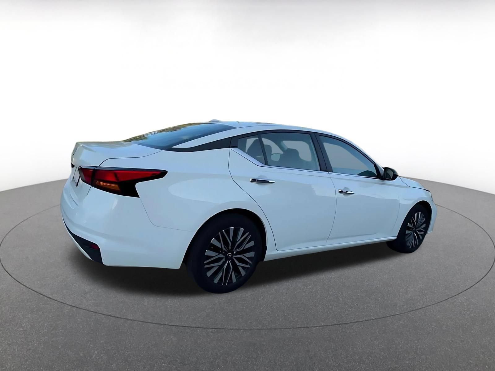 Thumbnail: 2025 Nissan Altima - 12