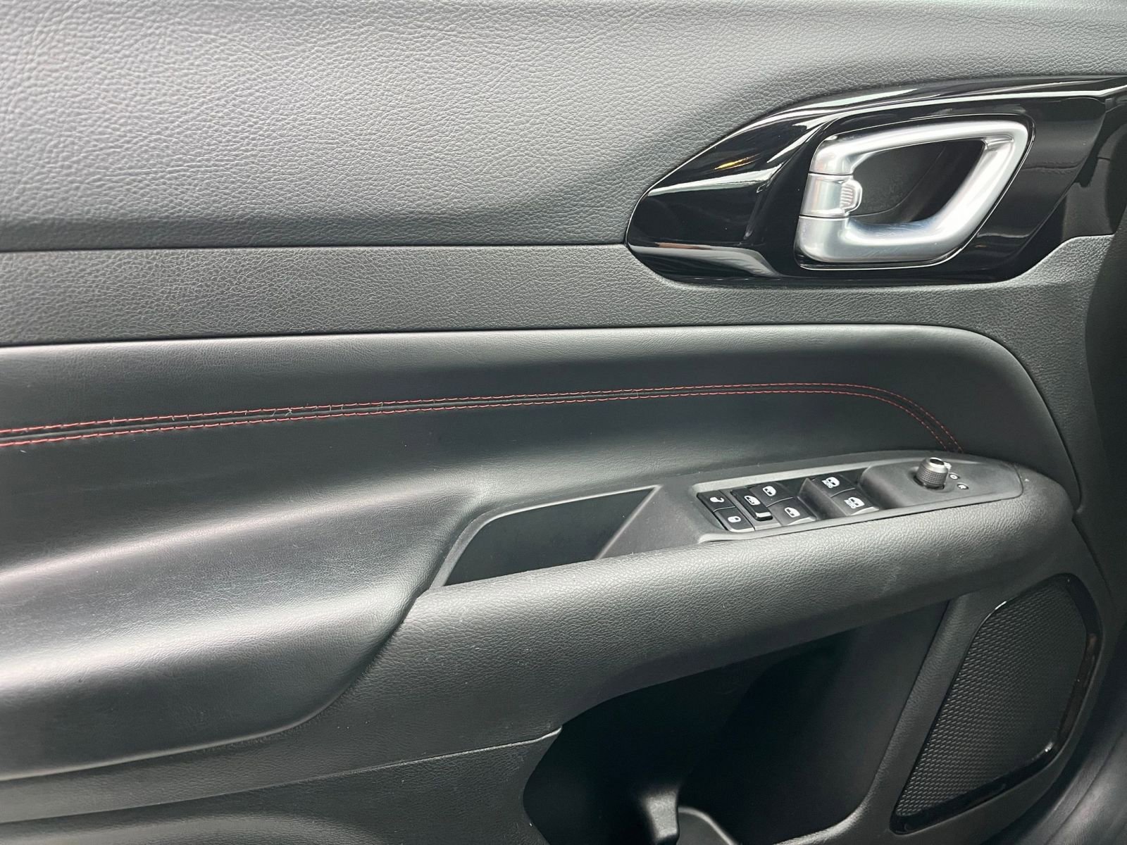 Thumbnail: 2025 Jeep Compass - 18