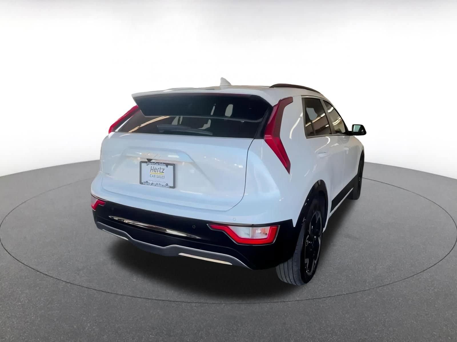 Thumbnail: 2023 Kia Niro - 15