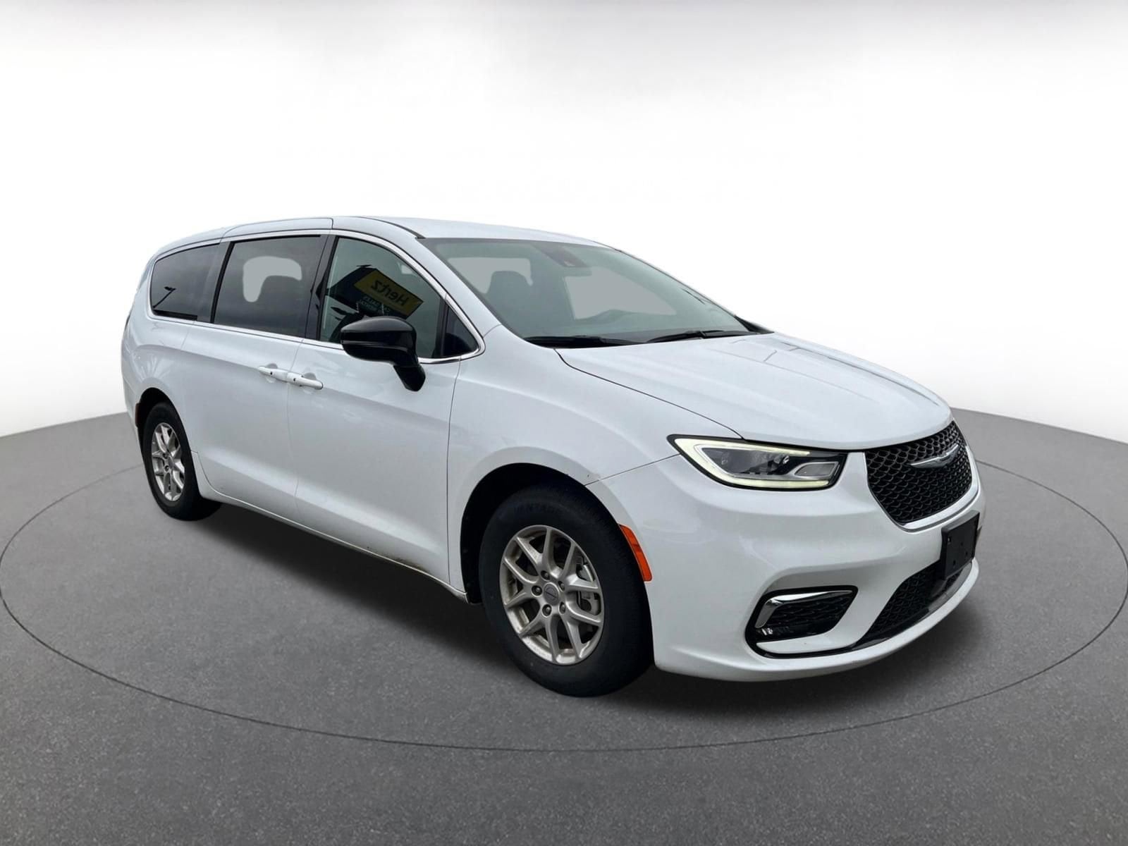 Thumbnail: 2025 Chrysler Pacifica - 1