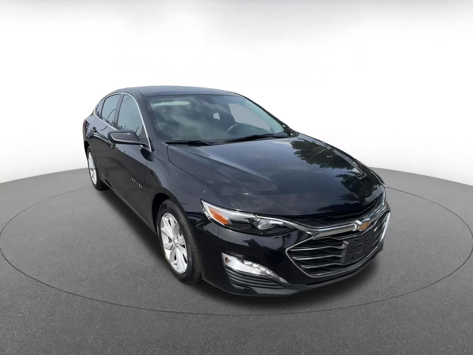 Thumbnail: 2023 Chevrolet Malibu - 3