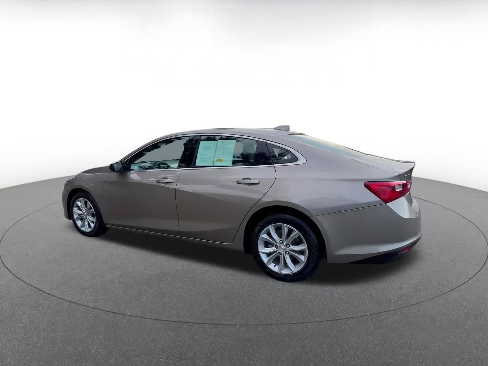 Thumbnail: 2023 Chevrolet Malibu - 10