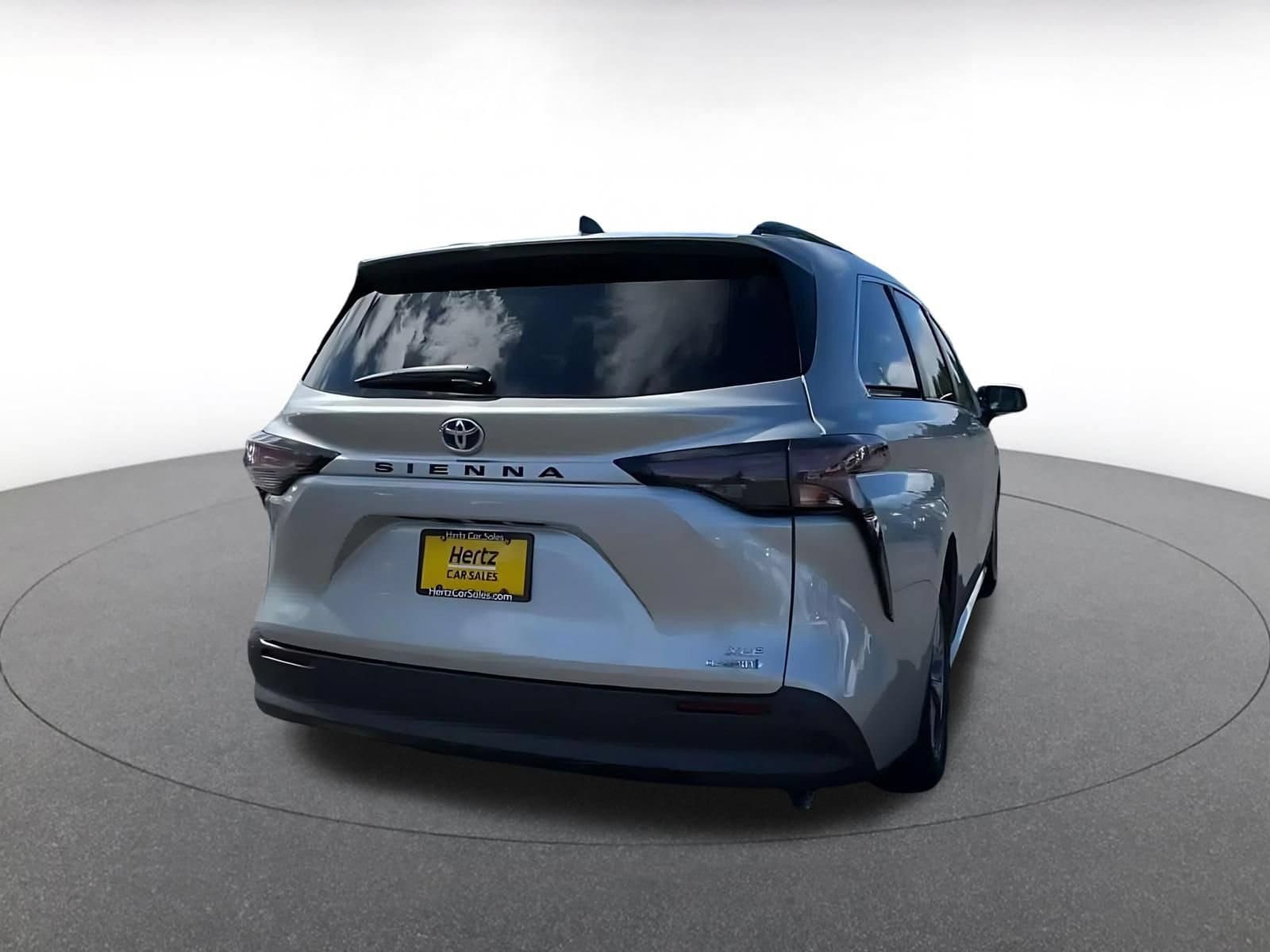 Thumbnail: 2023 Toyota Sienna - 12