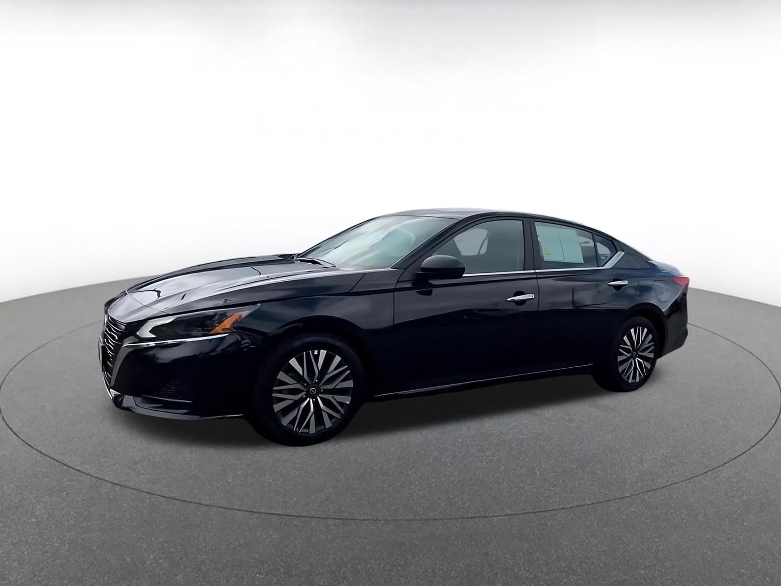 Thumbnail: 2025 Nissan Altima - 6