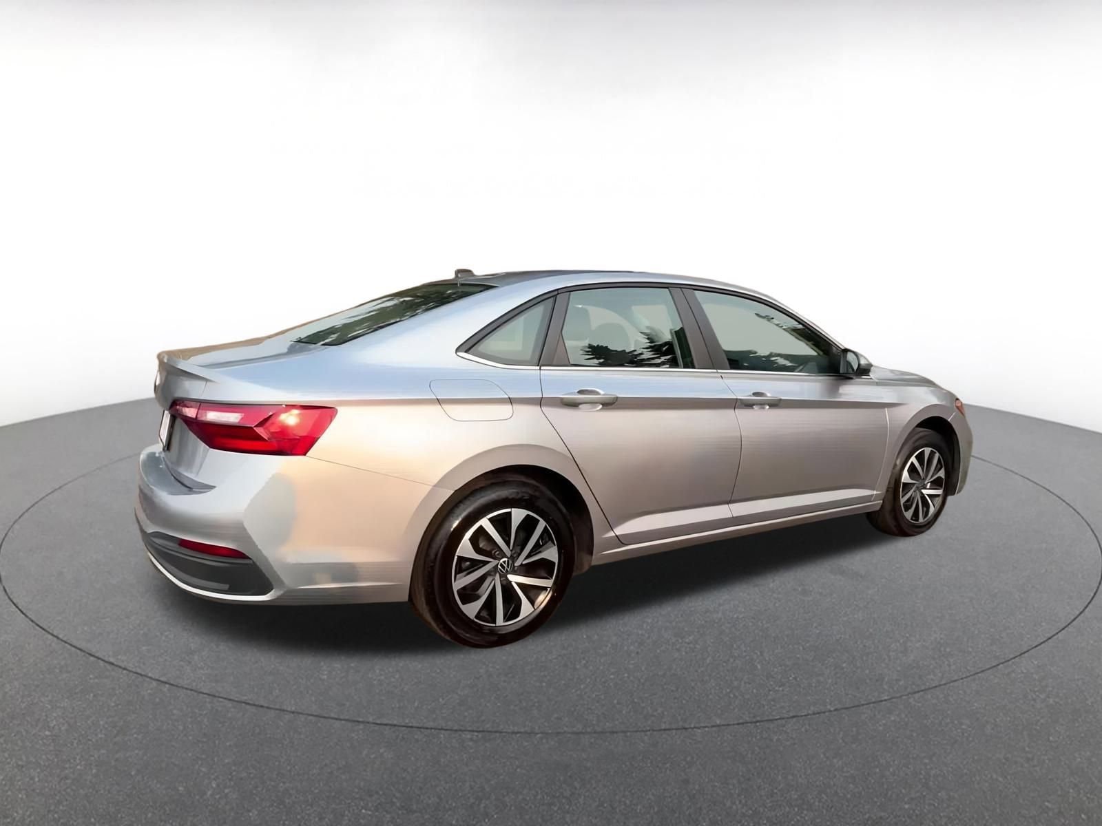 Thumbnail: 2024 Volkswagen Jetta - 14