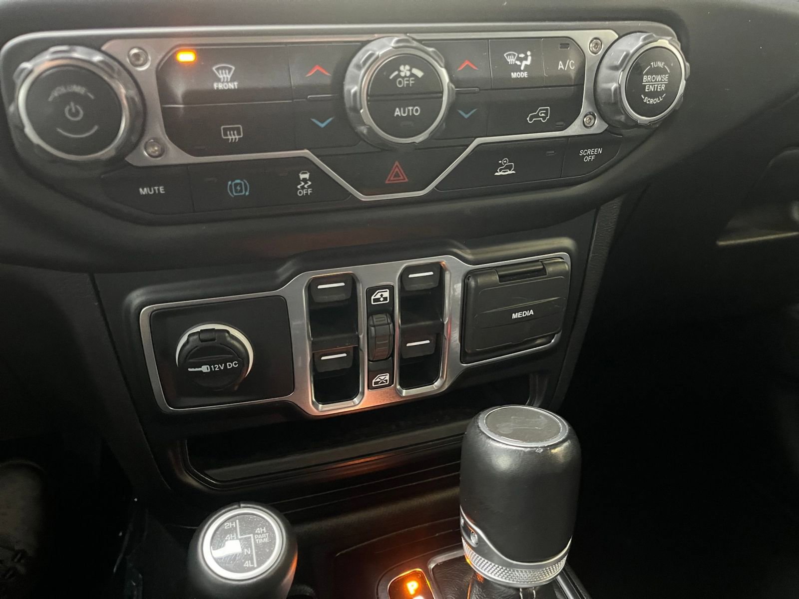 Thumbnail: 2023 Jeep Wrangler - 24