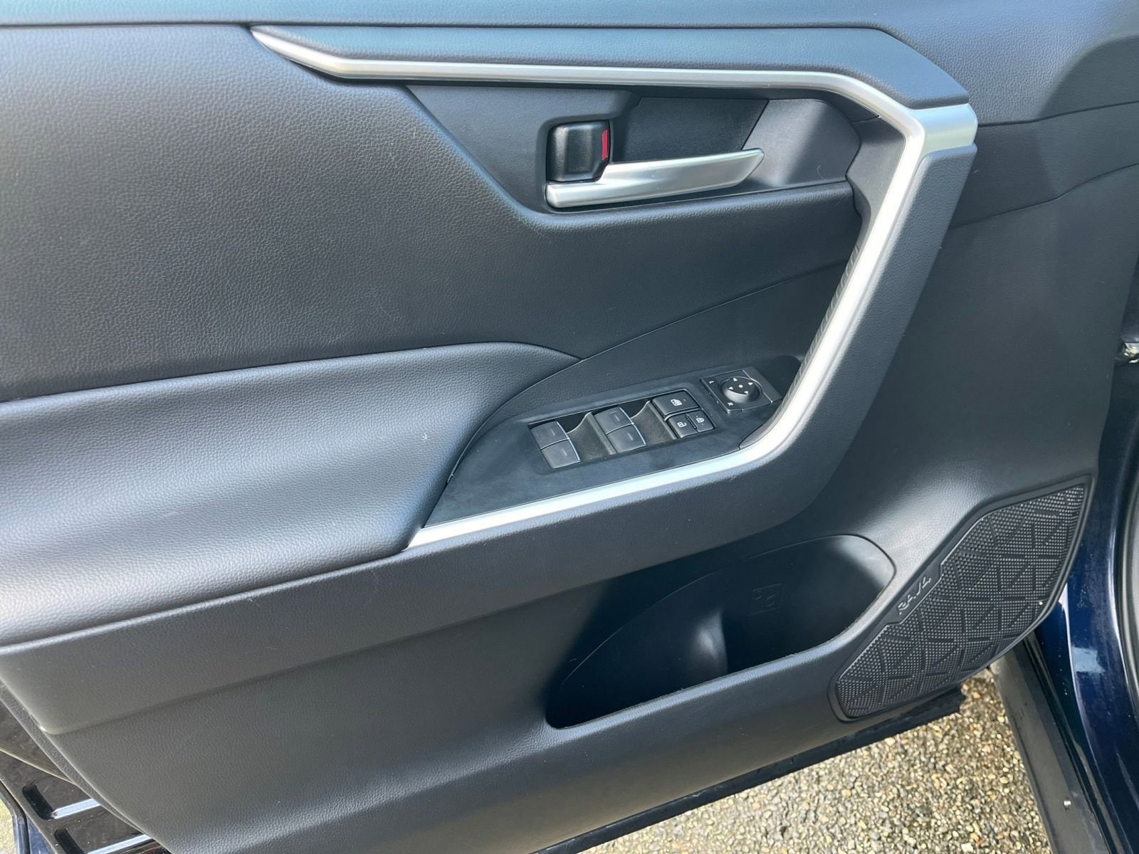 Thumbnail: 2025 Toyota RAV4 - 20