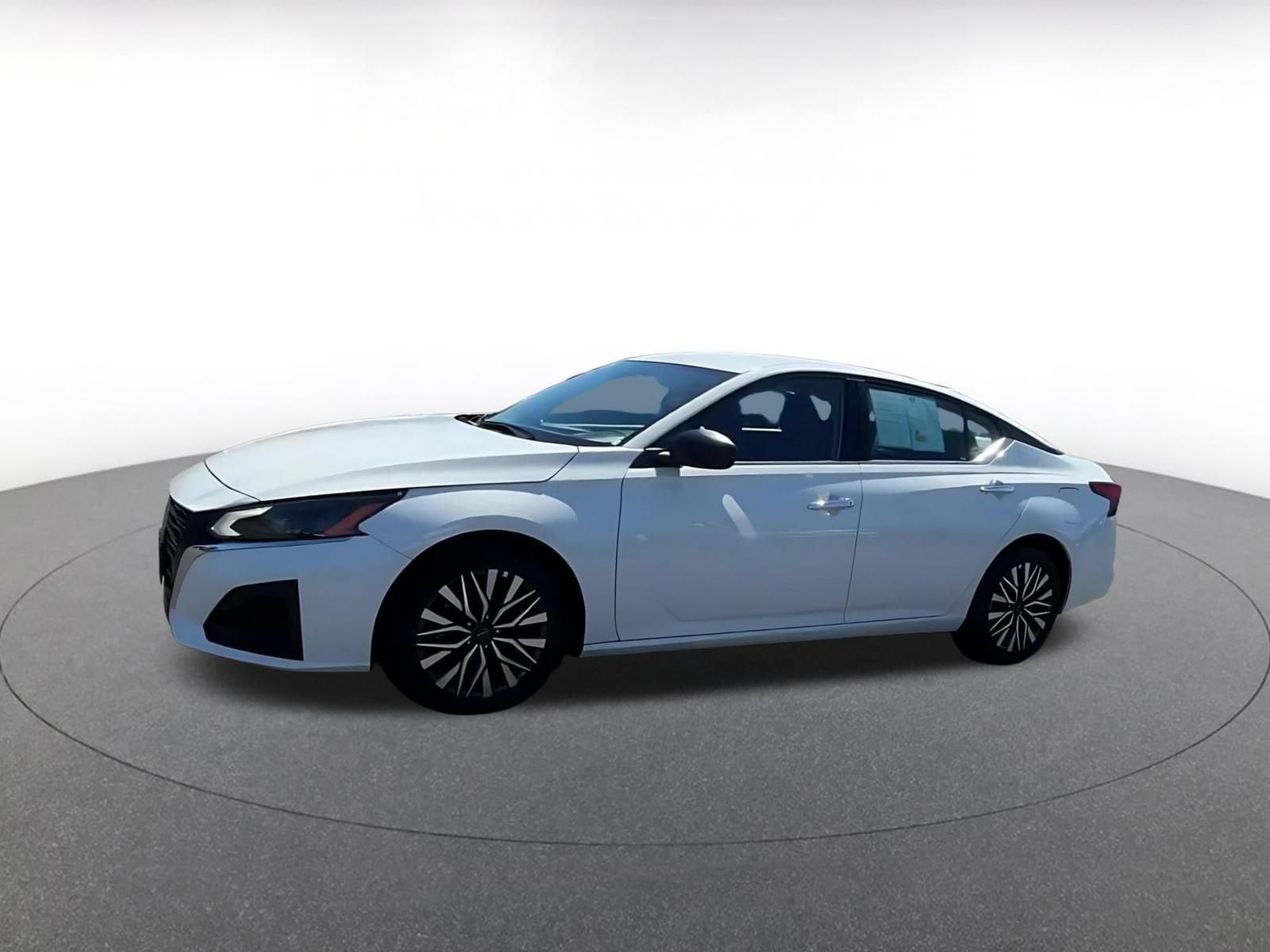 2025 Nissan Altima SV - Photo 7