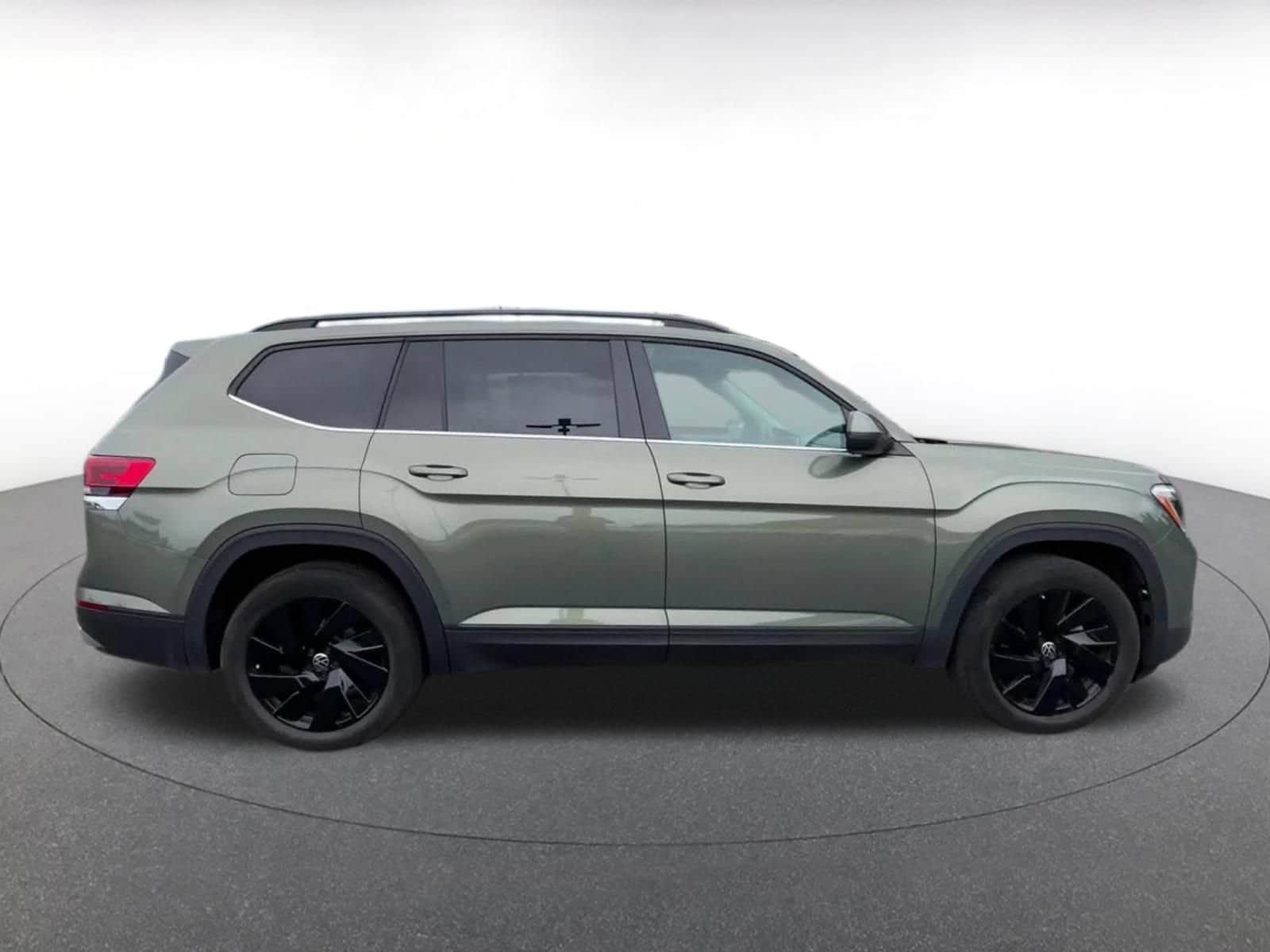 Thumbnail: 2026 Volkswagen Atlas - 16