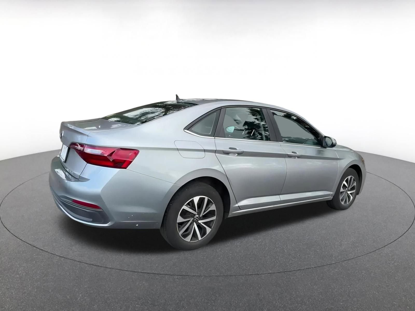 Thumbnail: 2024 Volkswagen Jetta - 15