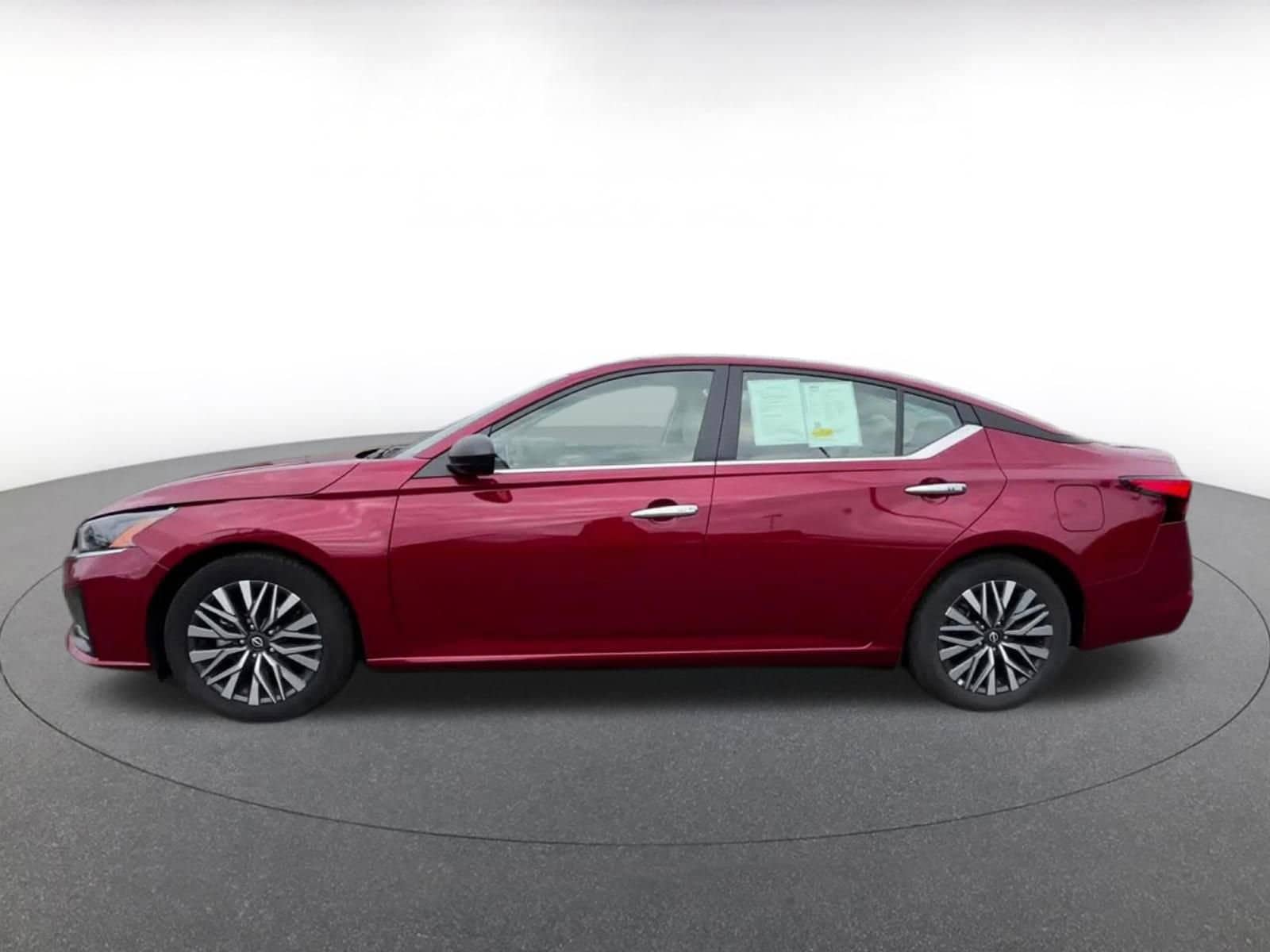 Thumbnail: 2025 Nissan Altima - 9