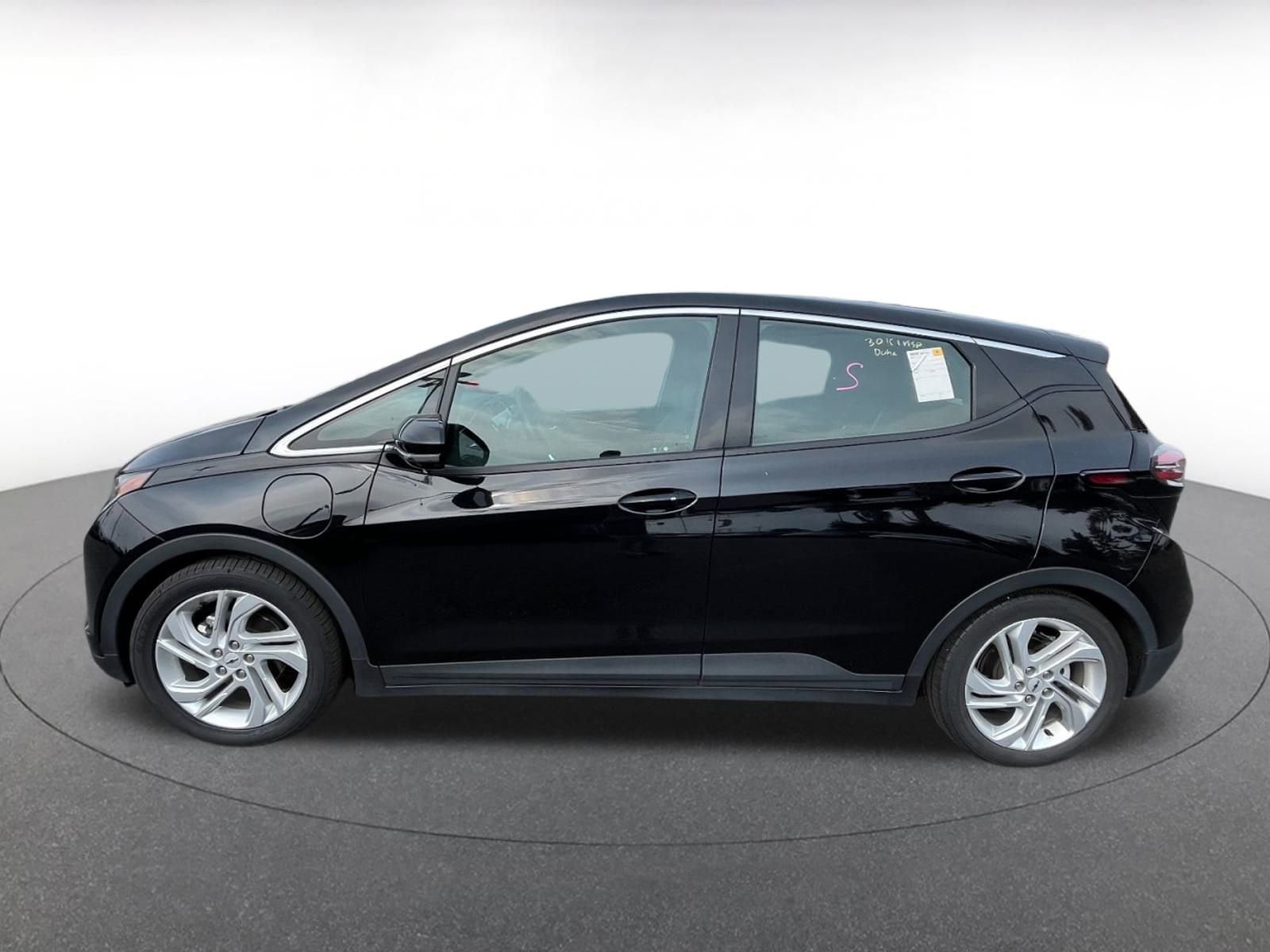 Thumbnail: 2023 Chevrolet Bolt EV - 4