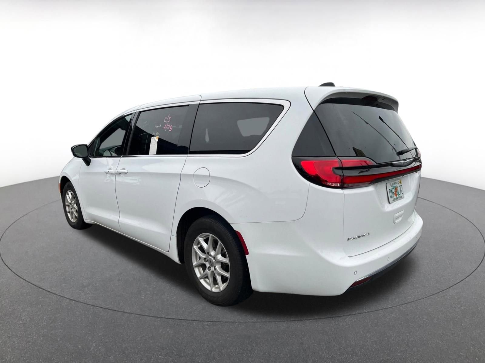 Thumbnail: 2025 Chrysler Pacifica - 5