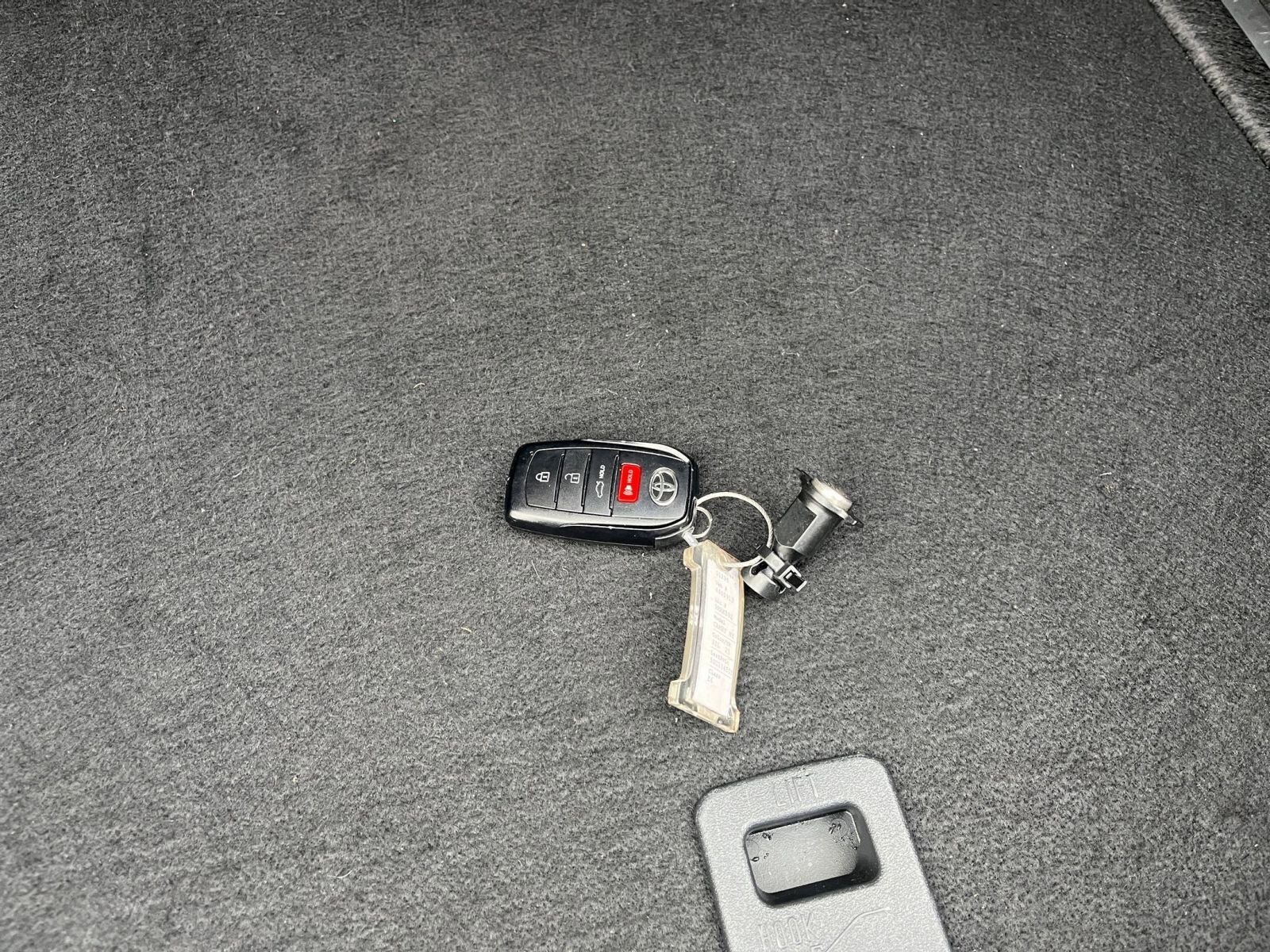 Thumbnail: 2025 Toyota Camry - 21