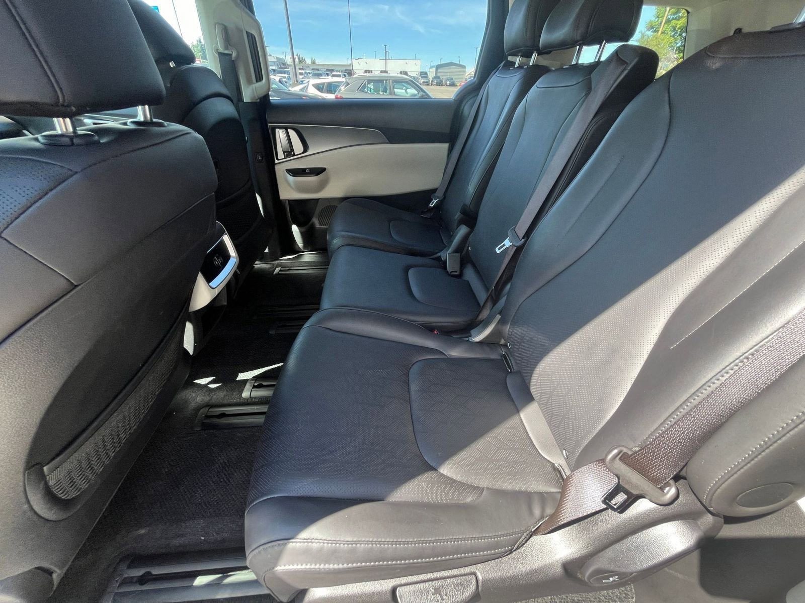 Thumbnail: 2024 Kia Carnival - 25