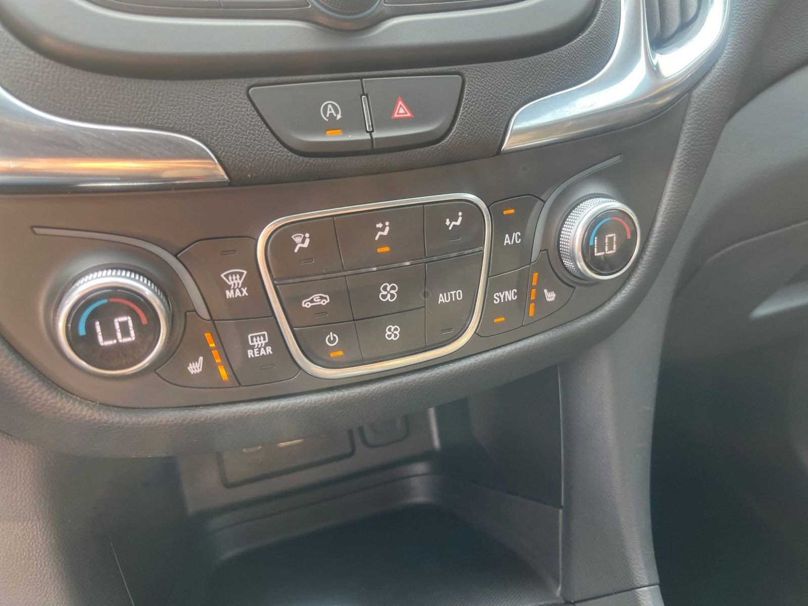 Thumbnail: 2024 Chevrolet Equinox - 25