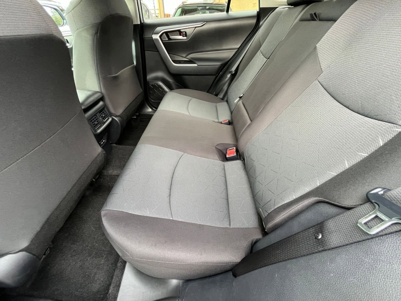 Thumbnail: 2025 Toyota RAV4 - 25