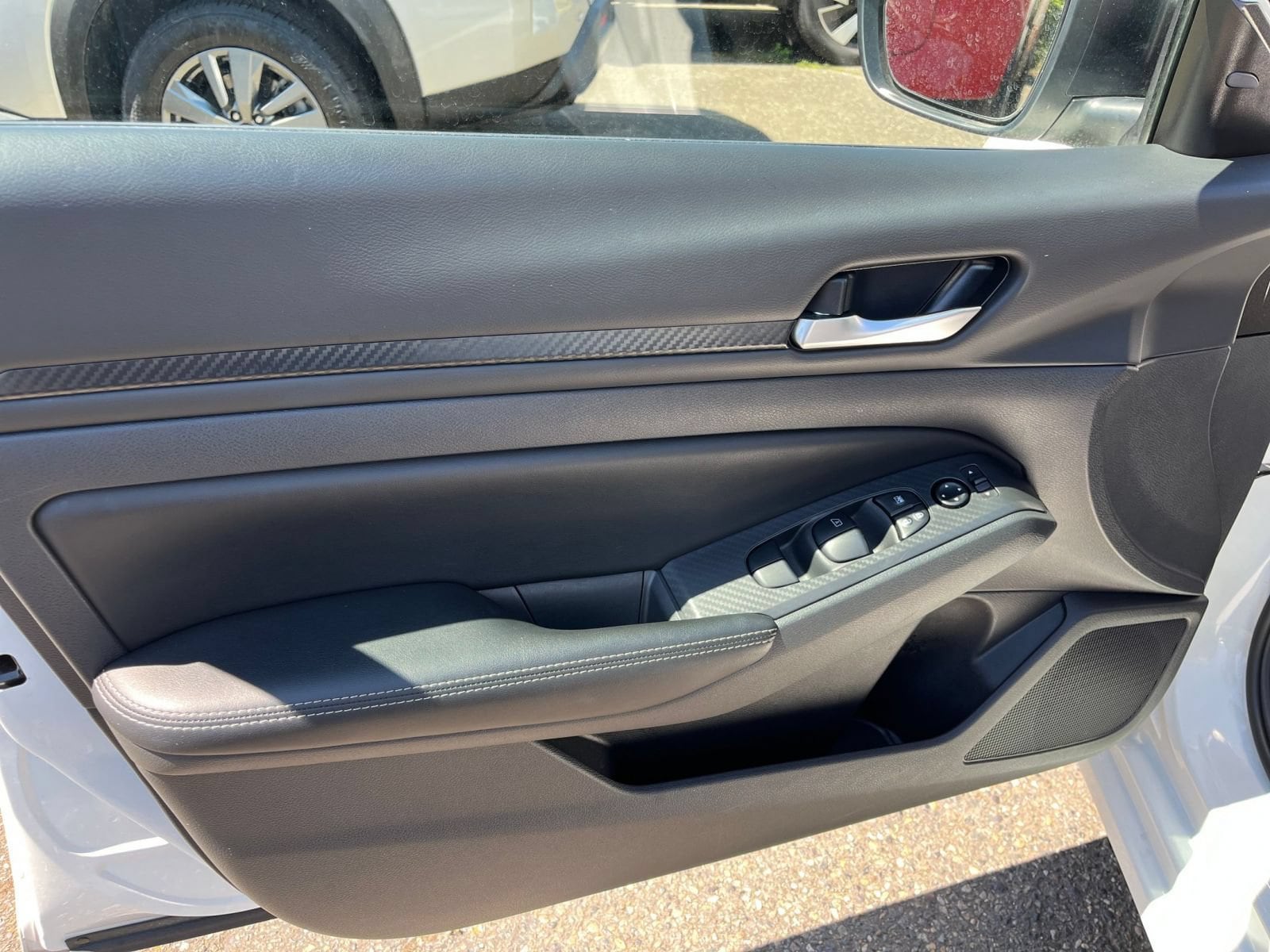 2025 Nissan Altima SV - Photo 18