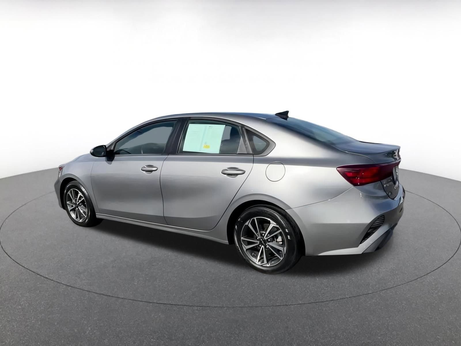 Thumbnail: 2024 Kia Forte - 10