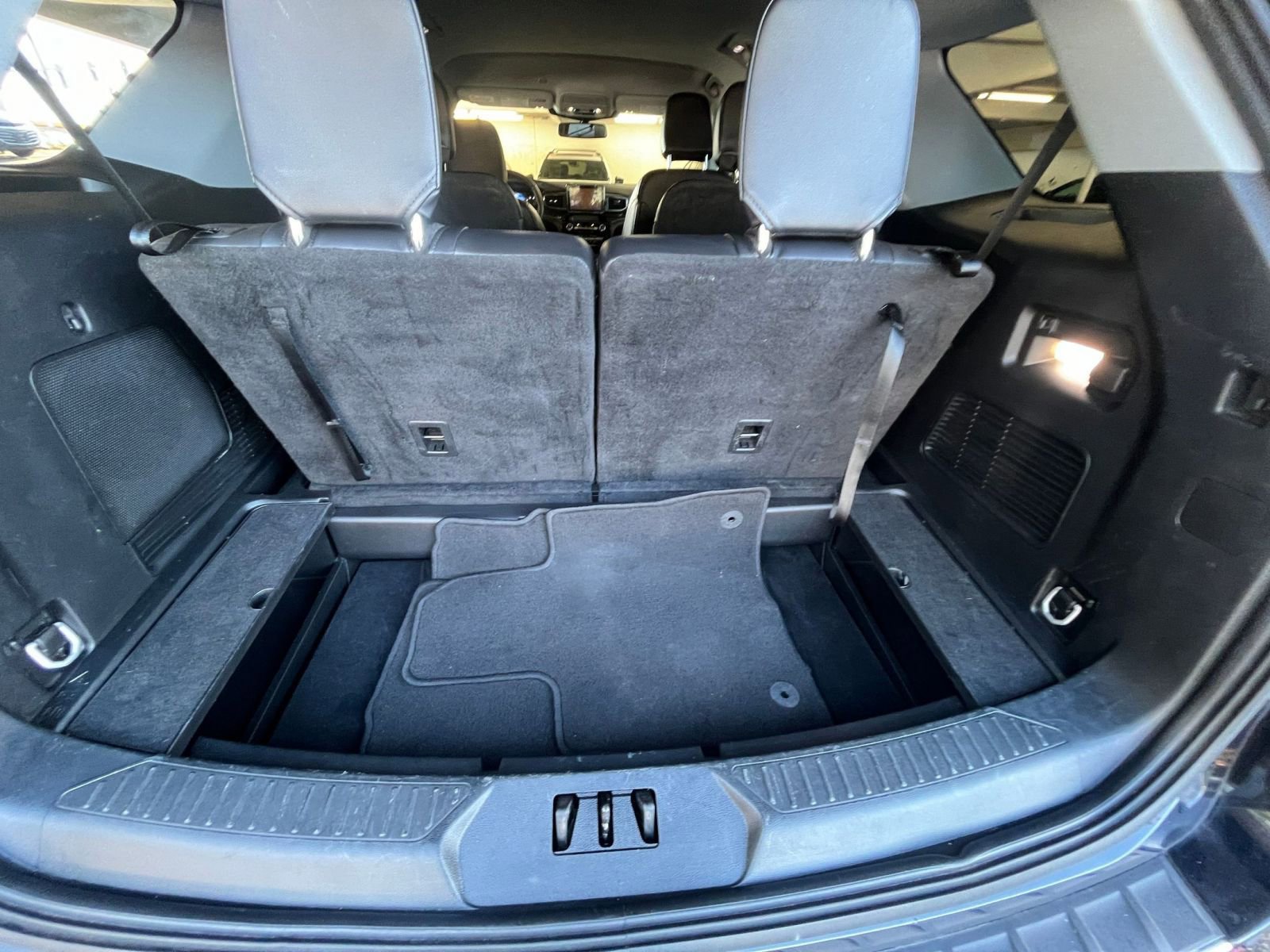 Thumbnail: 2023 Ford Explorer - 34