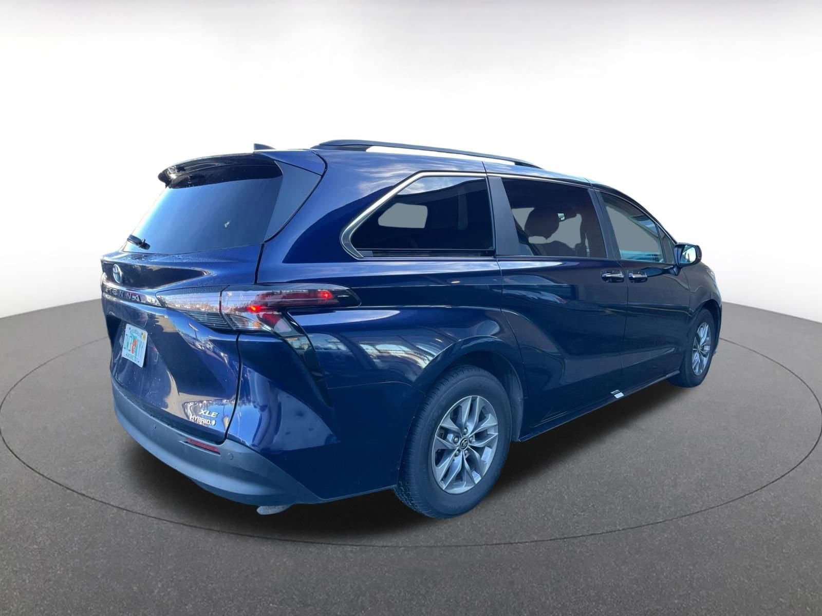 Thumbnail: 2024 Toyota Sienna - 7