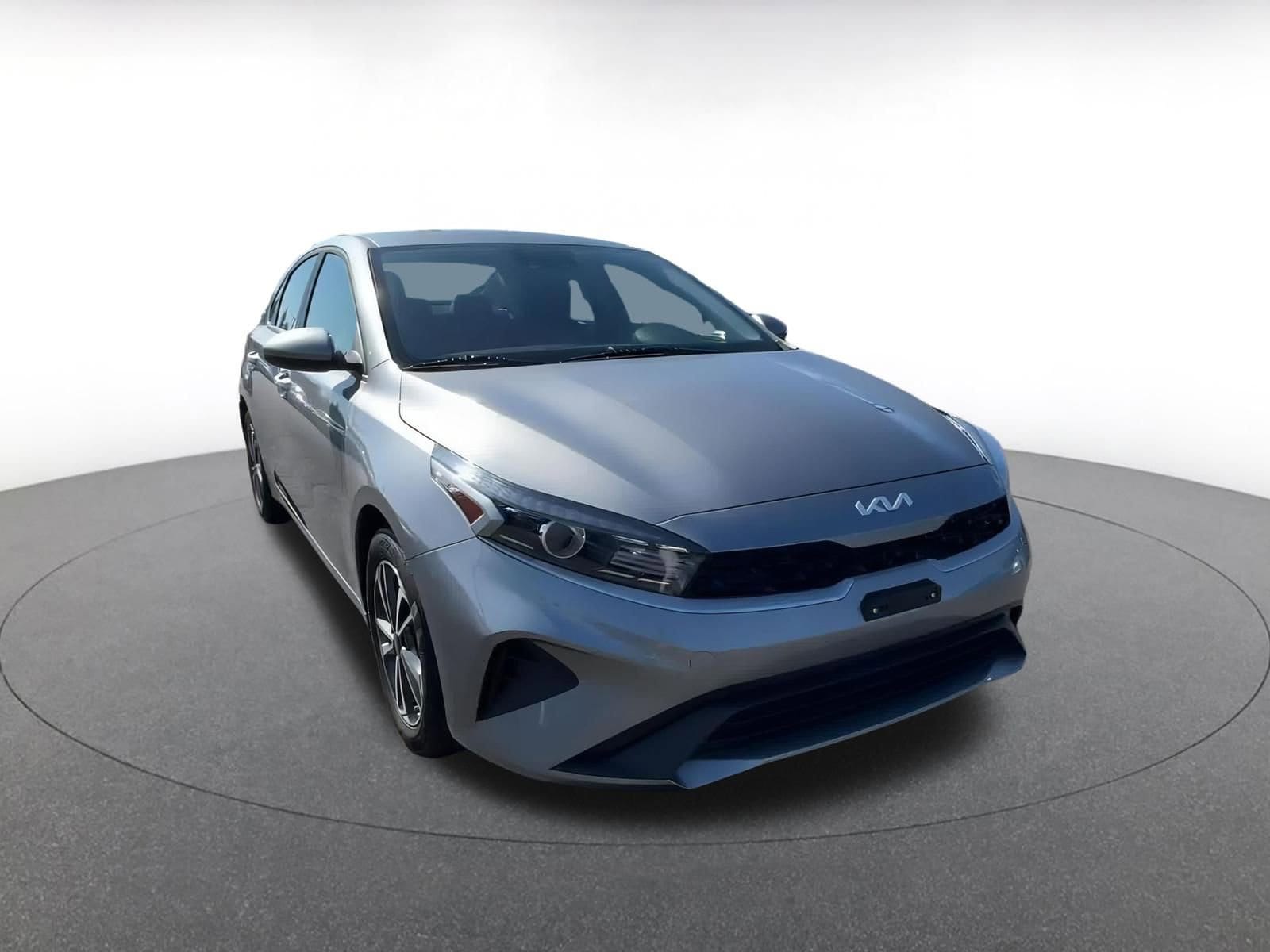 Thumbnail: 2024 Kia Forte - 3