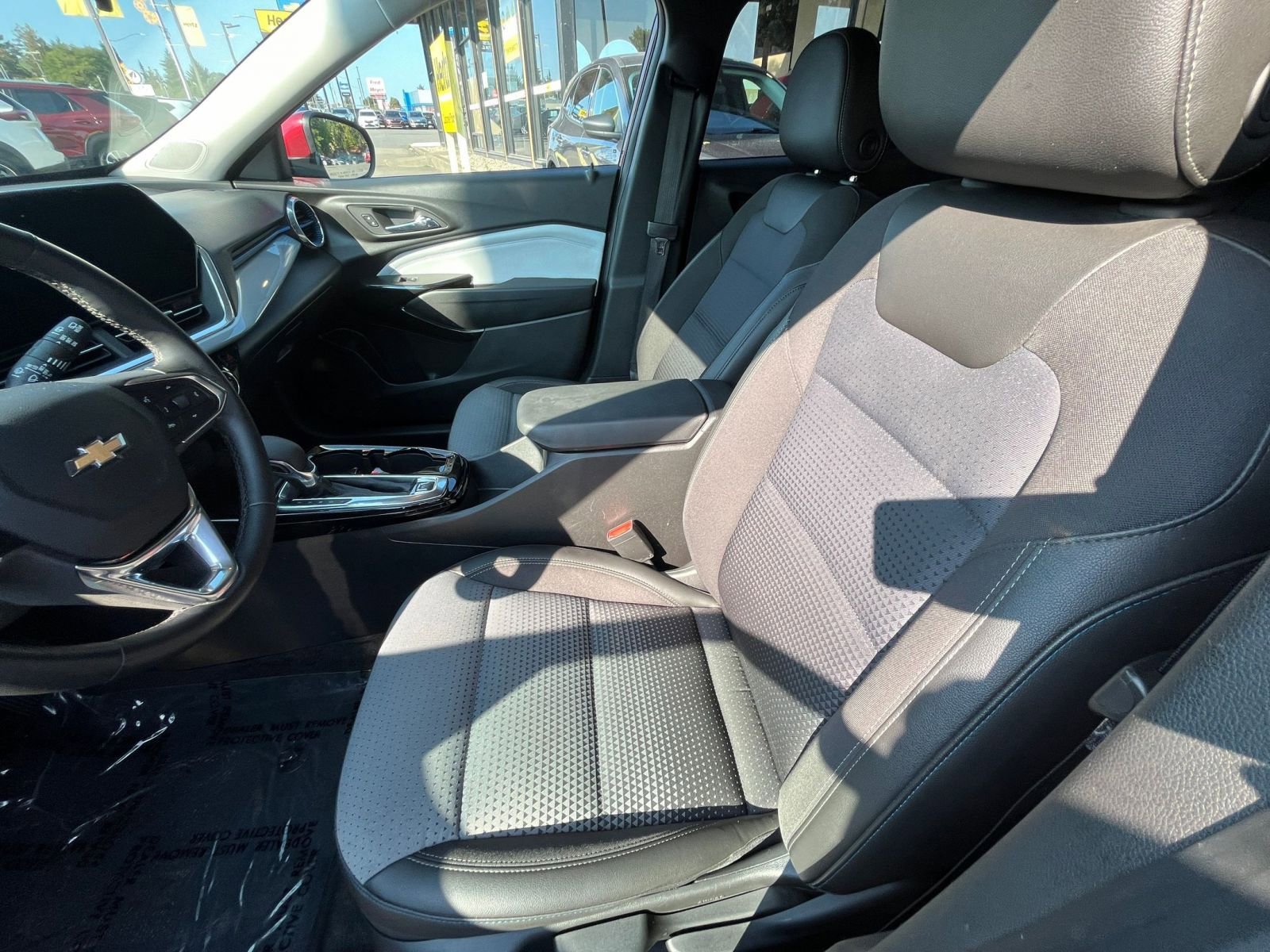 Thumbnail: 2024 Chevrolet Trax - 27