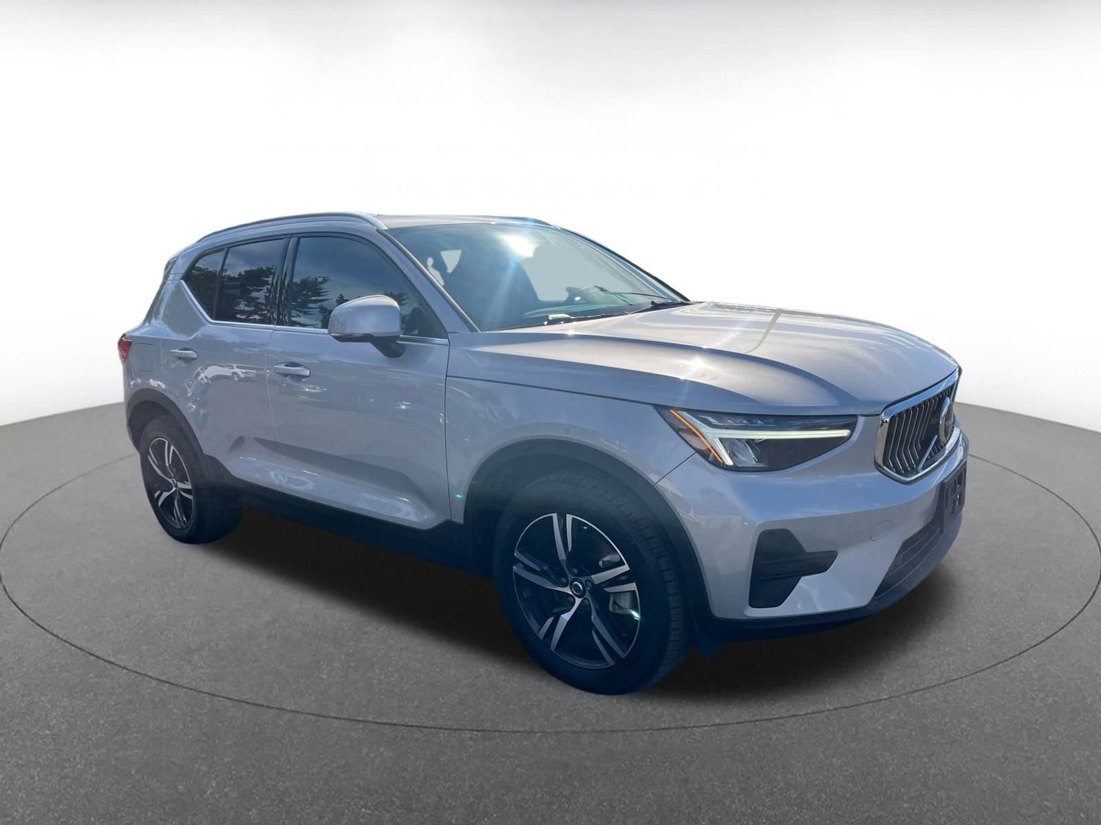 Thumbnail: 2024 Volvo XC40 - 1