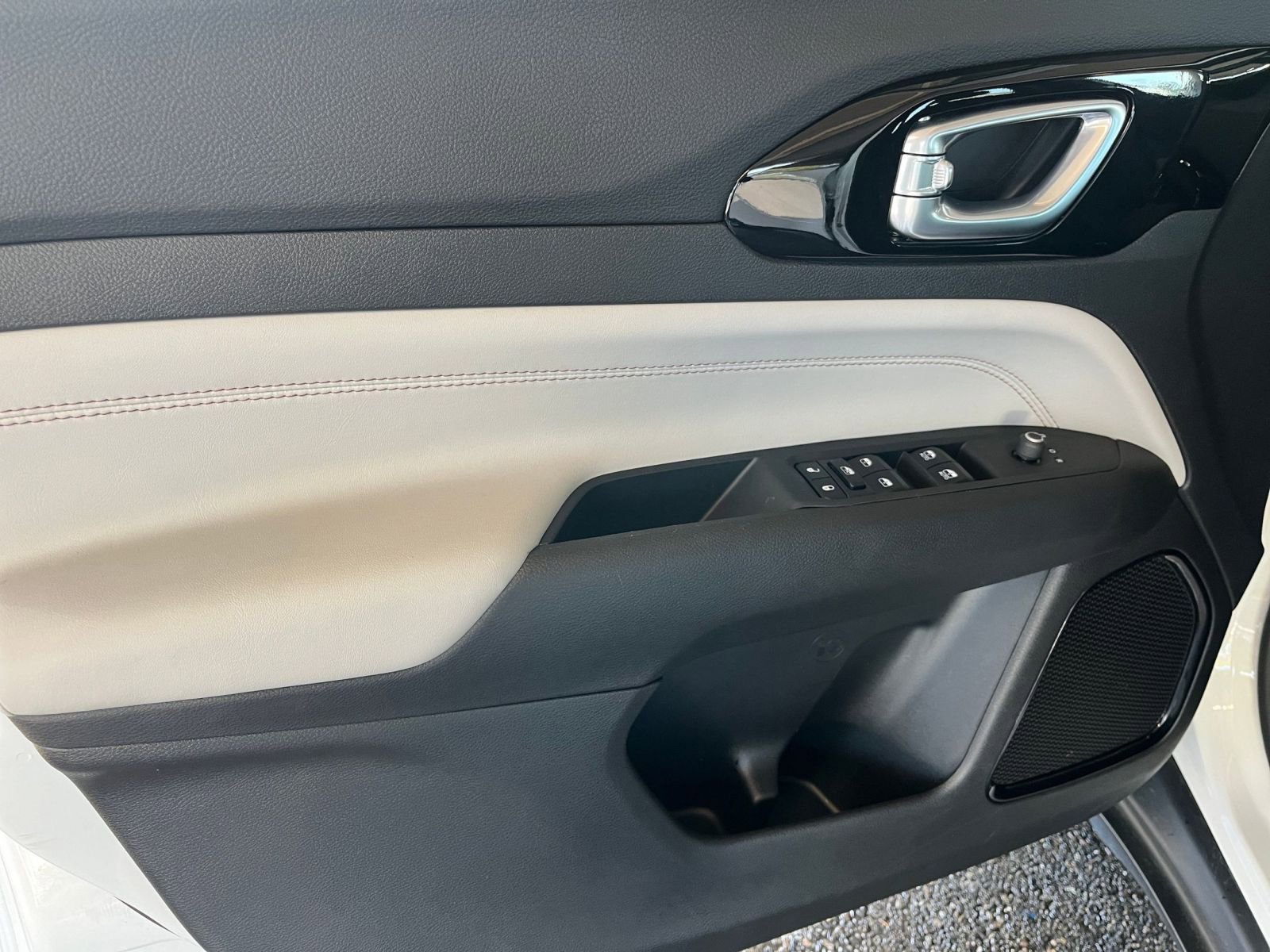 Thumbnail: 2025 Jeep Compass - 20