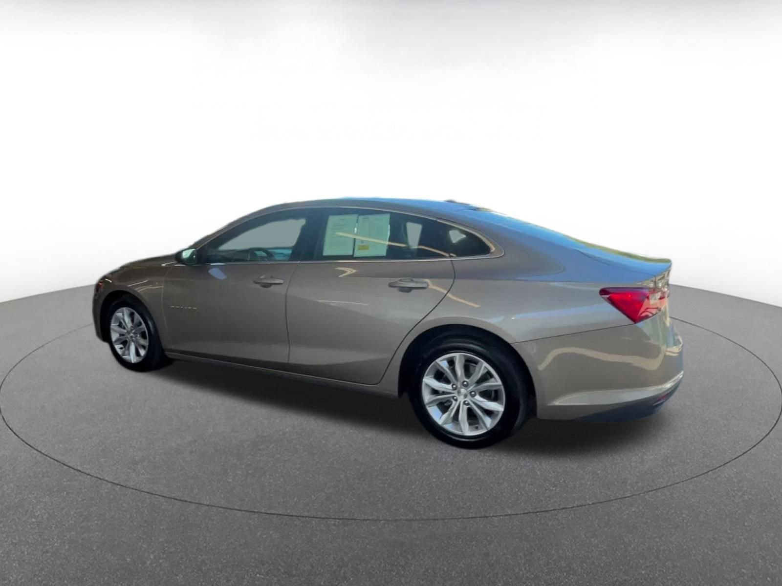 Thumbnail: 2023 Chevrolet Malibu - 10