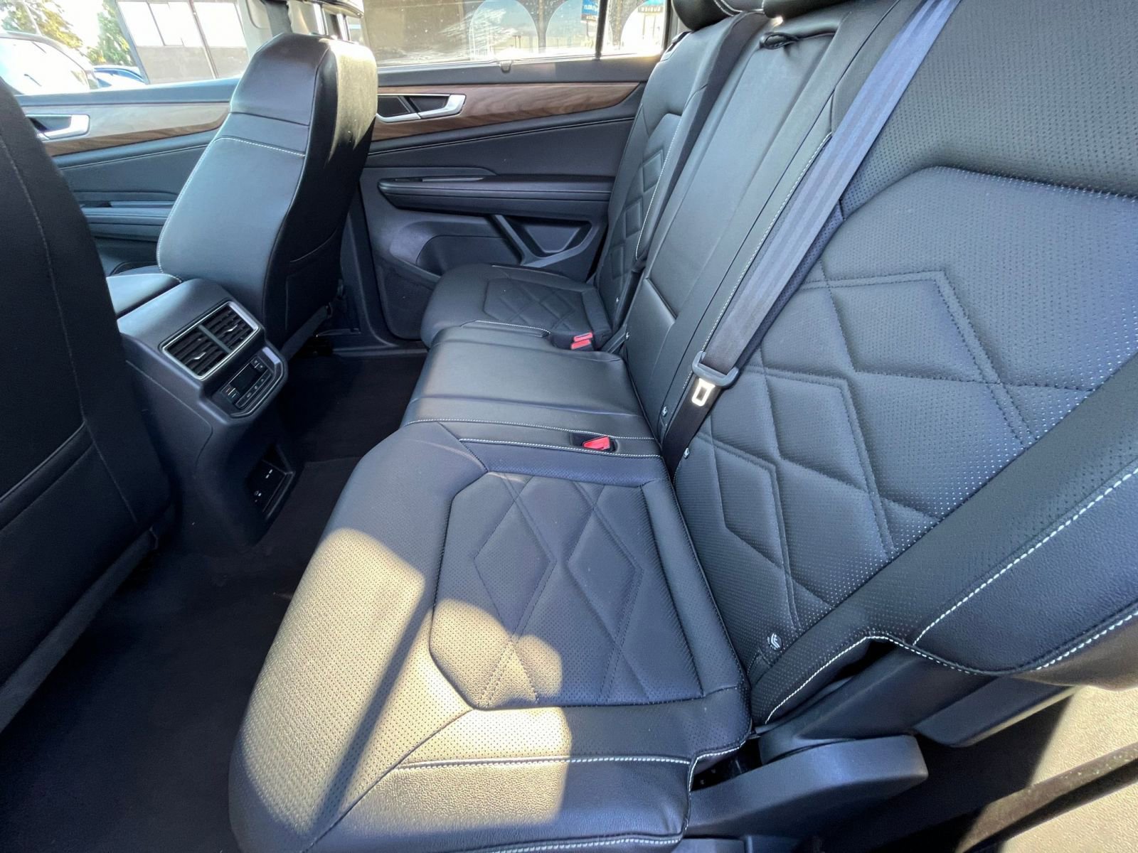 Thumbnail: 2025 Volkswagen Atlas - 25