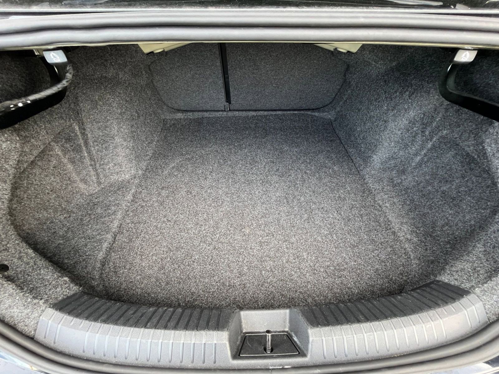 Thumbnail: 2025 Volkswagen Jetta - 34