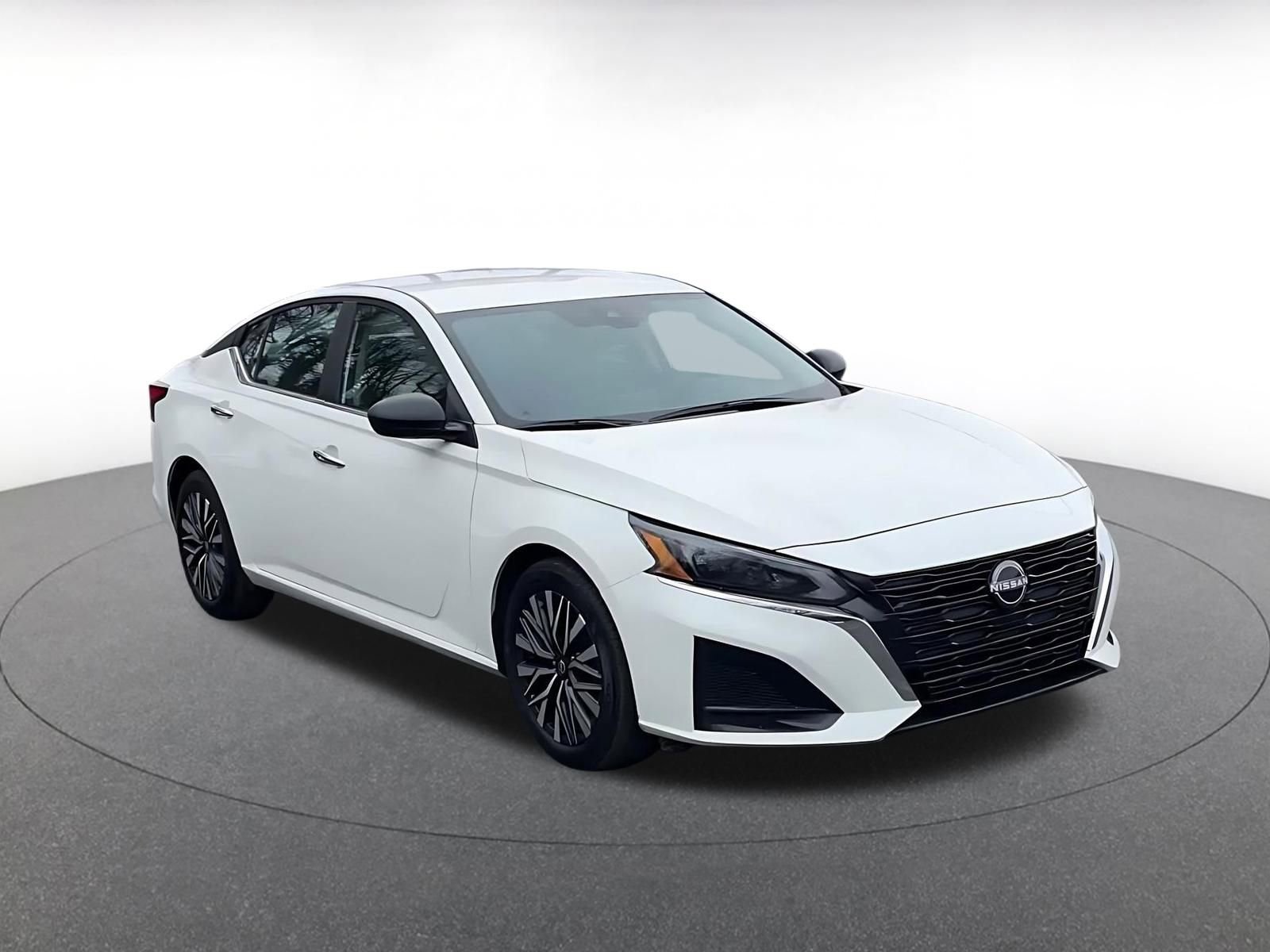 Thumbnail: 2025 Nissan Altima - 3