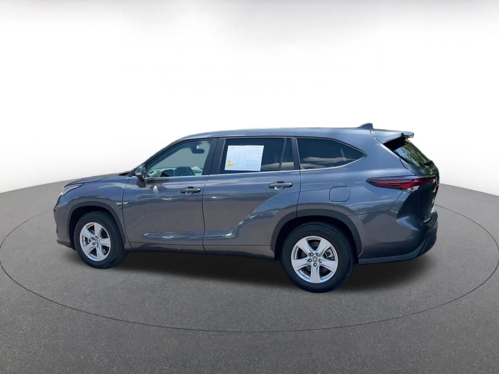 Thumbnail: 2025 Toyota Highlander - 10
