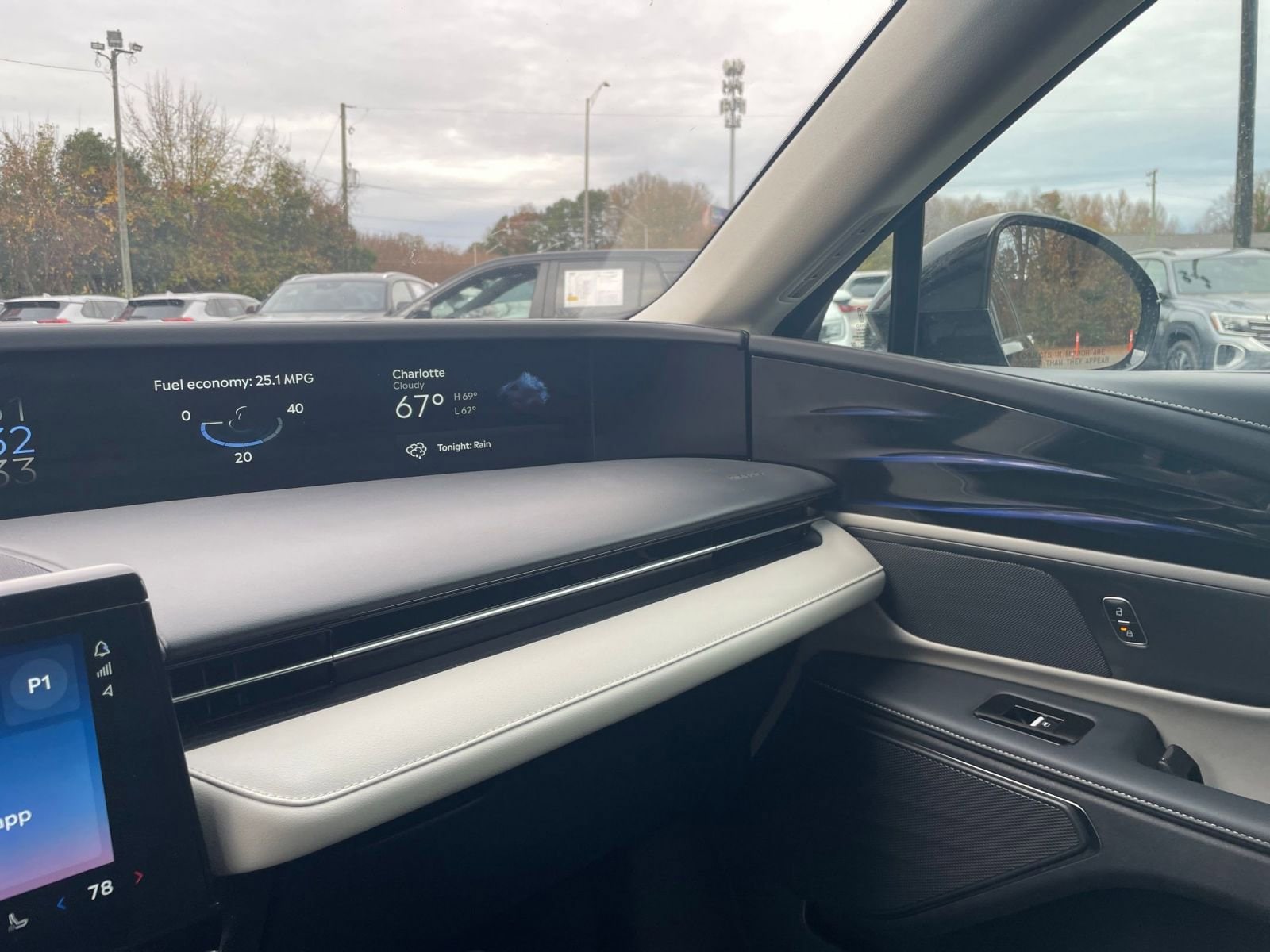 Thumbnail: 2024 Lincoln Nautilus - 31