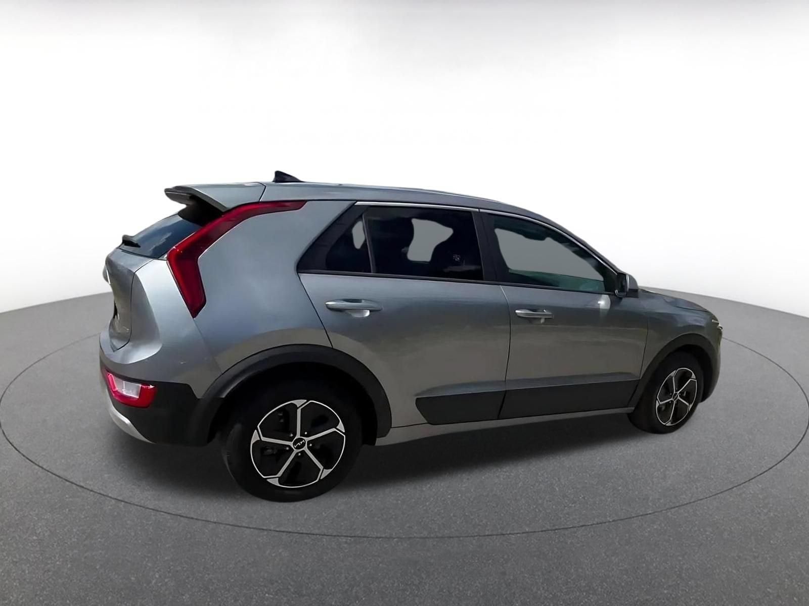 Thumbnail: 2026 Kia Niro - 14