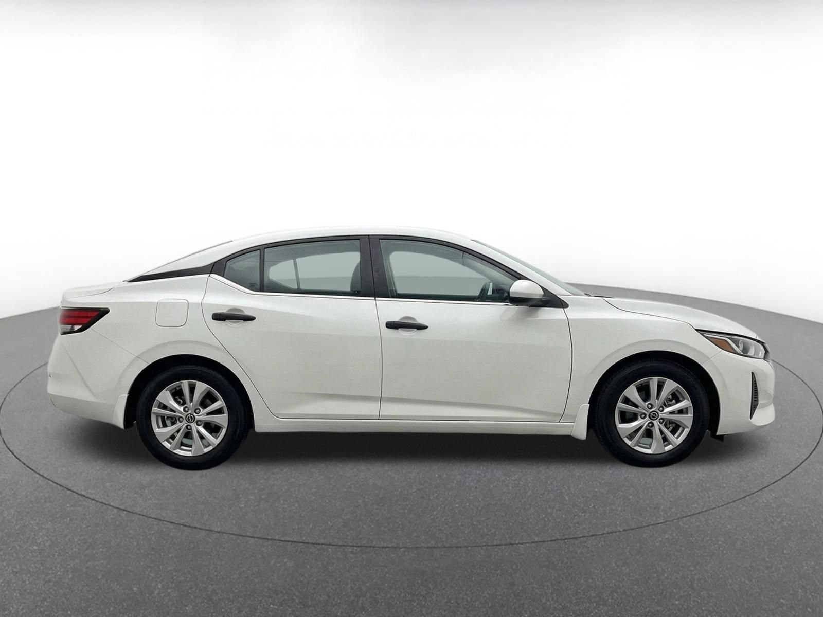 Thumbnail: 2025 Nissan Sentra - 10